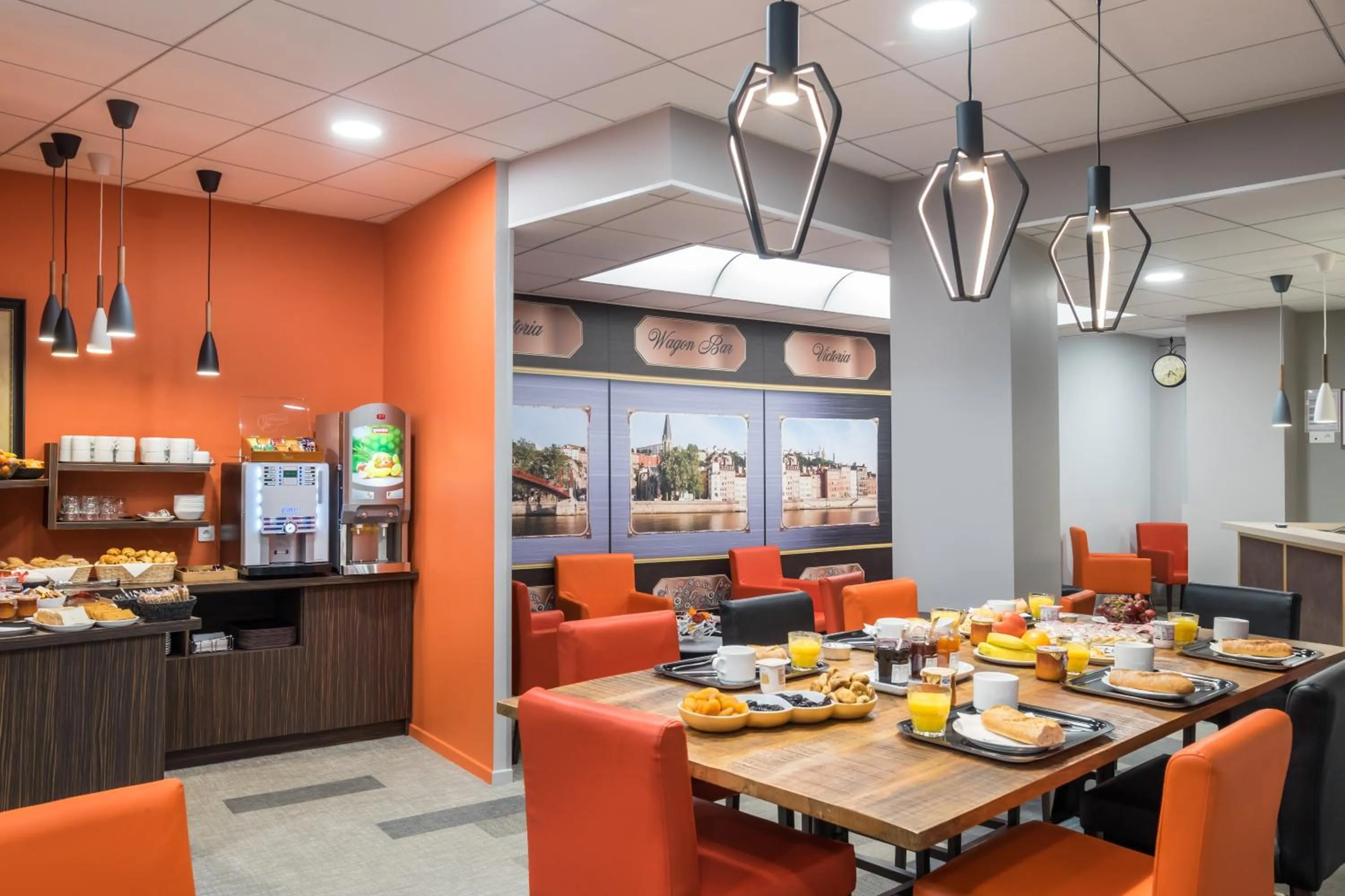 Continental breakfast in Hotel Victoria Lyon Perrache Confluence