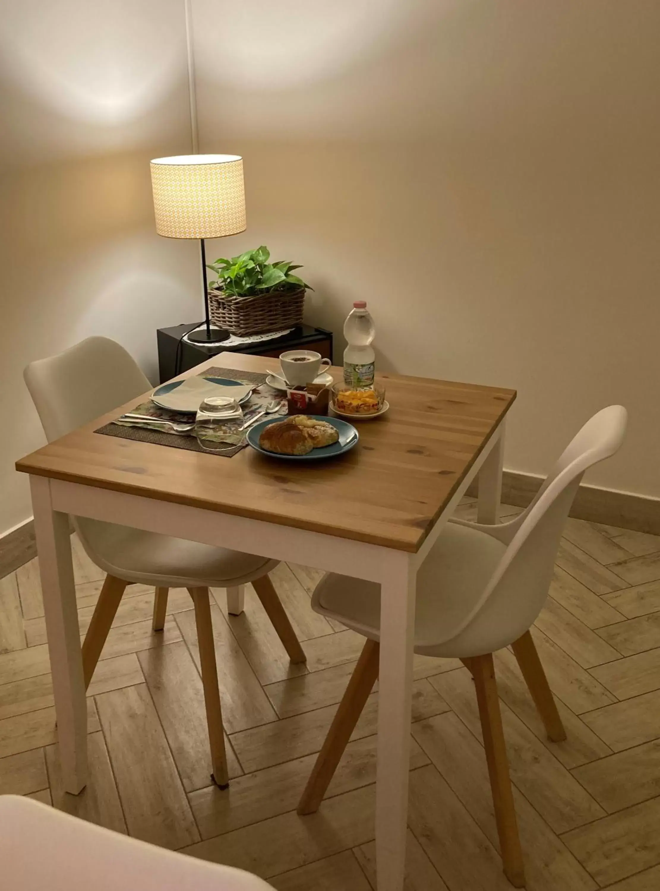 Breakfast, Dining Area in B&B Oriental Palace