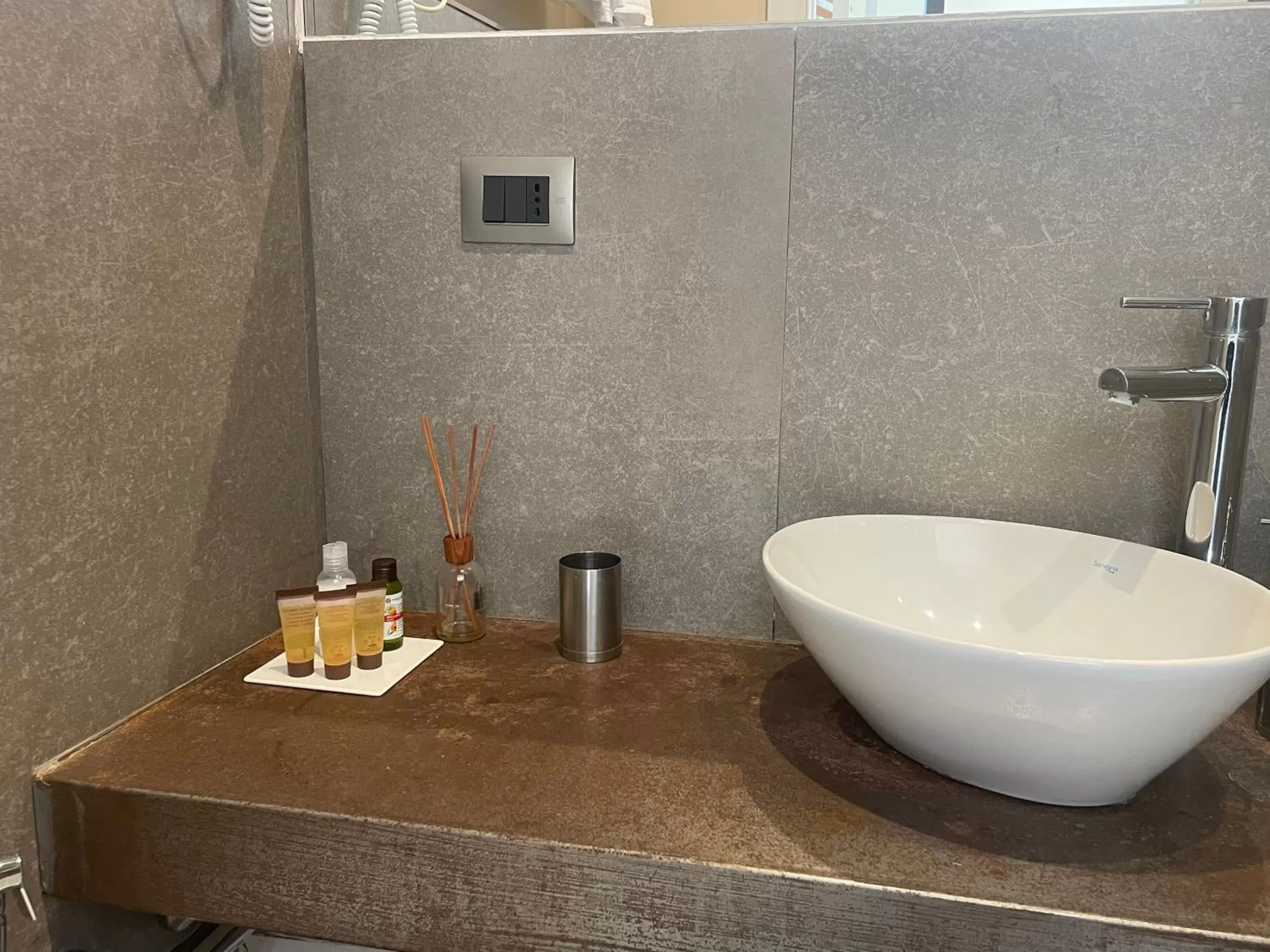 Bathroom in Etna Petit Relais