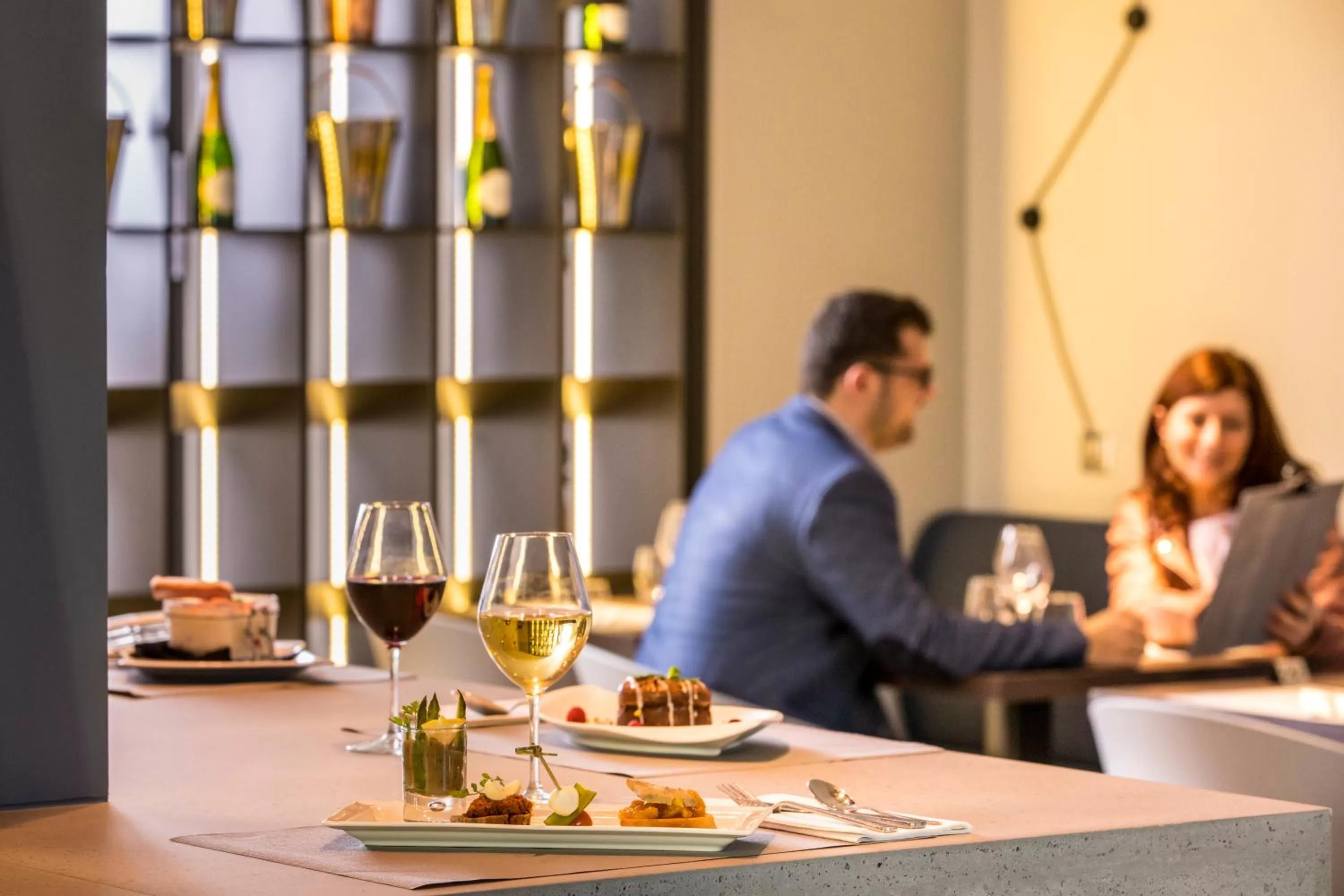 Restaurant/places to eat in Mercure Beauvais Centre Cathédrale