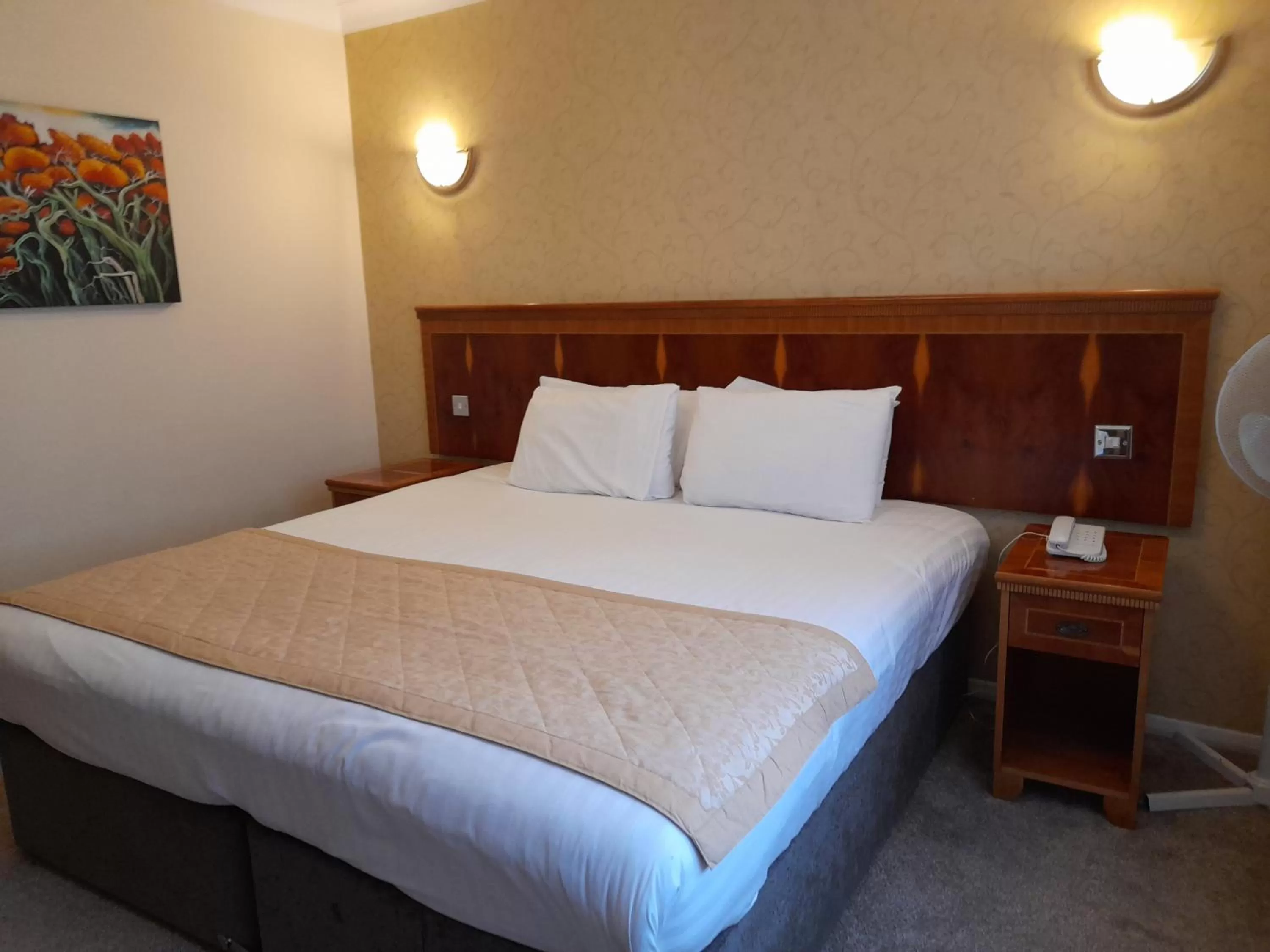 Bed in Lismoyne Hotel