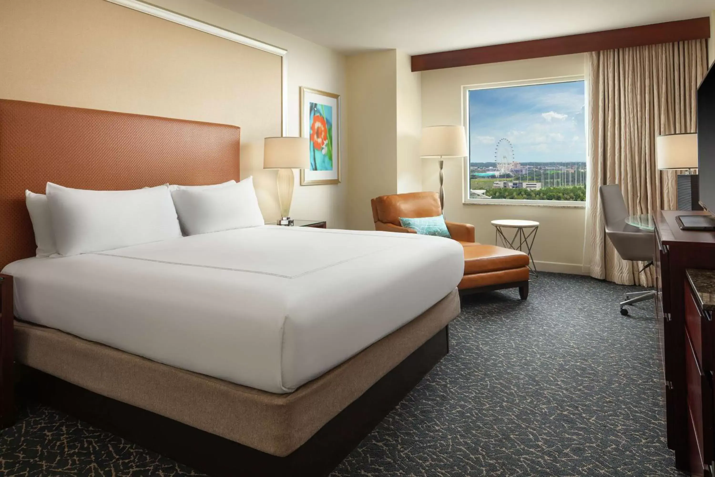 King Room with Roll-In Shower - Mobility Accessible in Hilton Orlando
