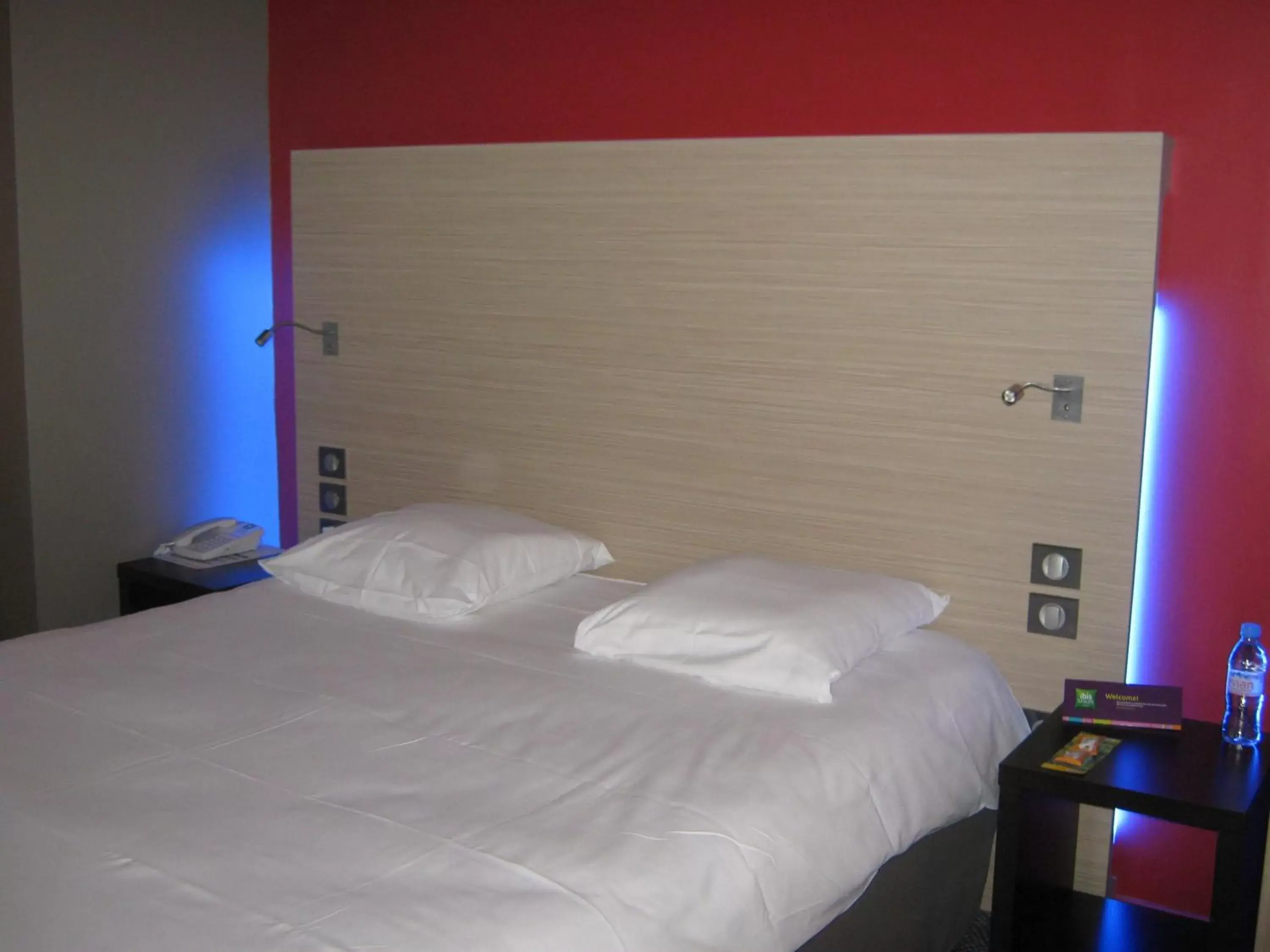 Decorative detail, Bed in ibis Styles Saint Dizier