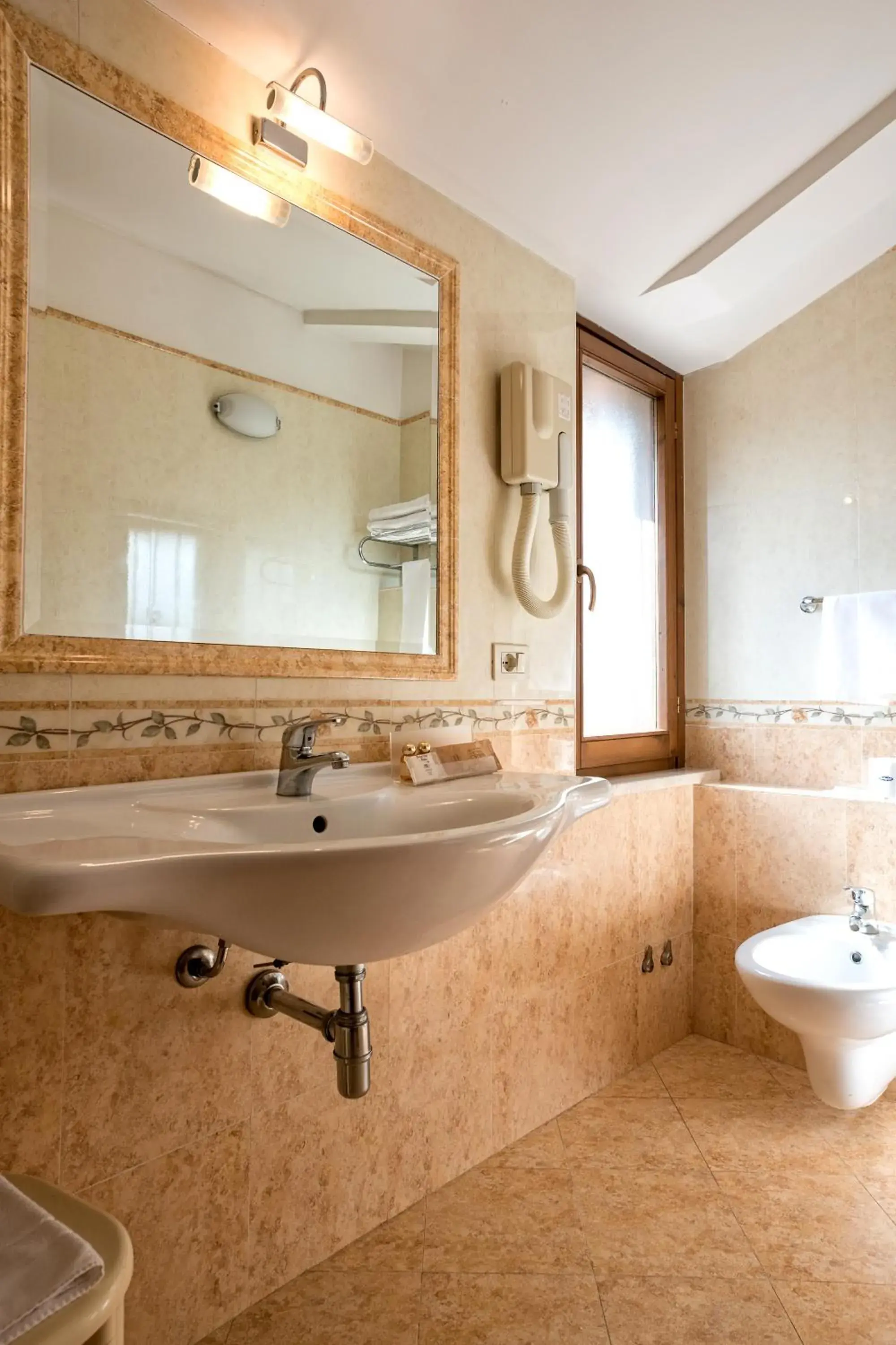 Decorative detail, Bathroom in Grand Hotel Italia