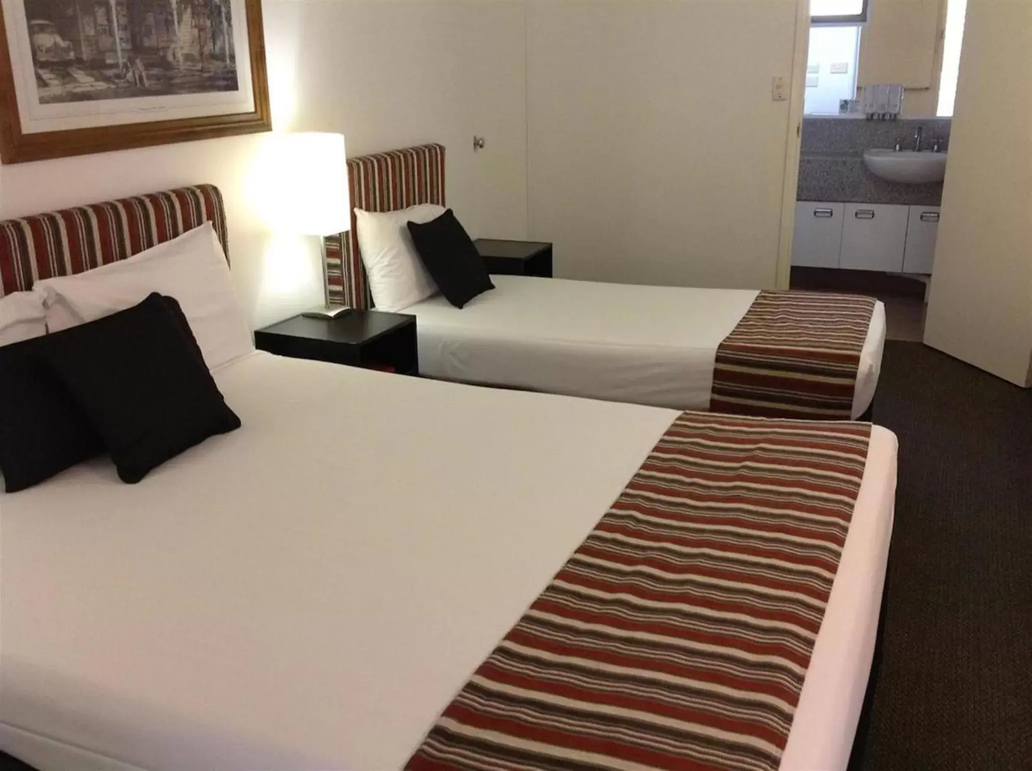 Bed in Best Western Cattle City Motor Inn