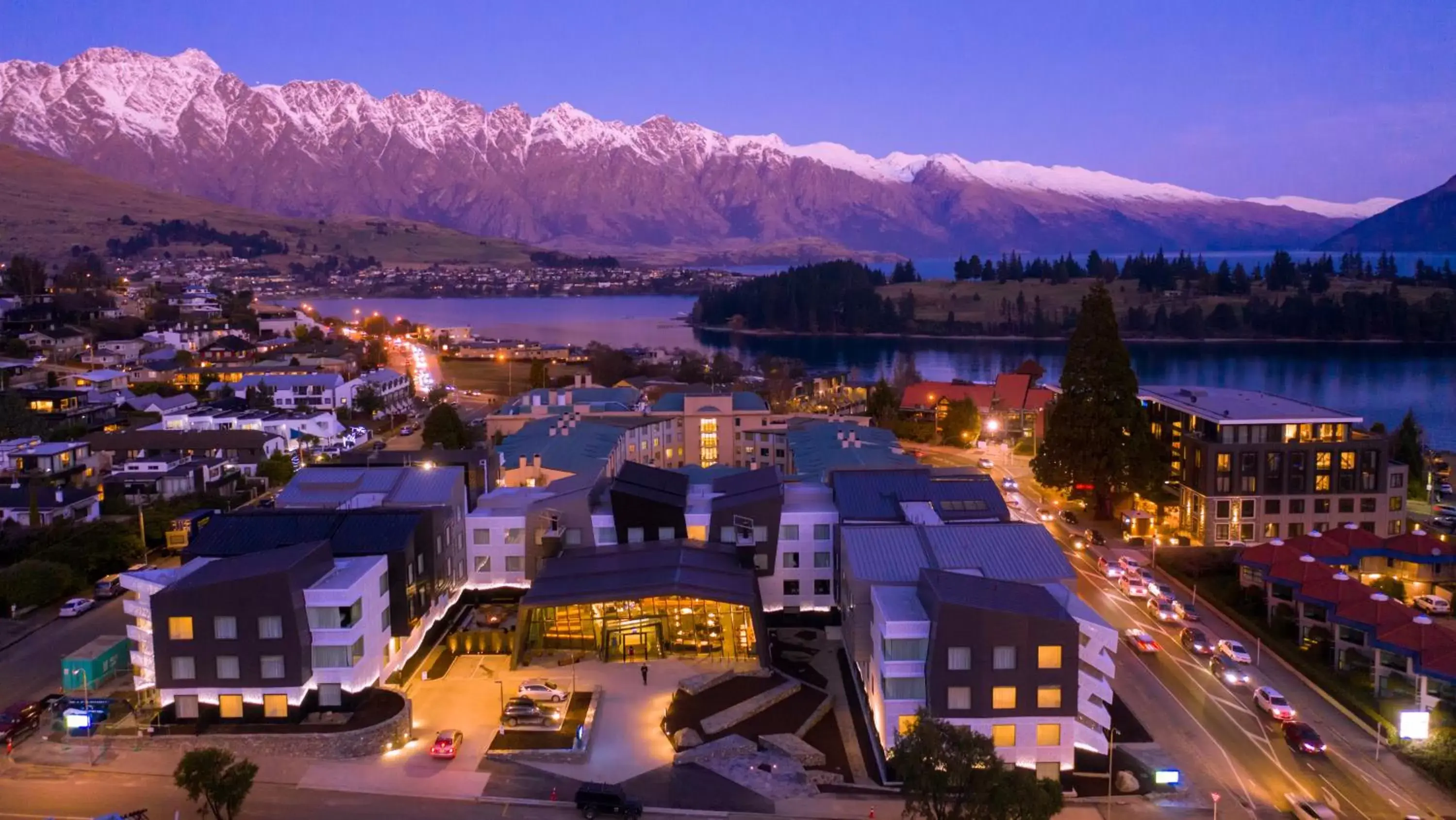 Property building, Bird's-eye View in Holiday Inn Express & Suites Queenstown, an IHG Hotel