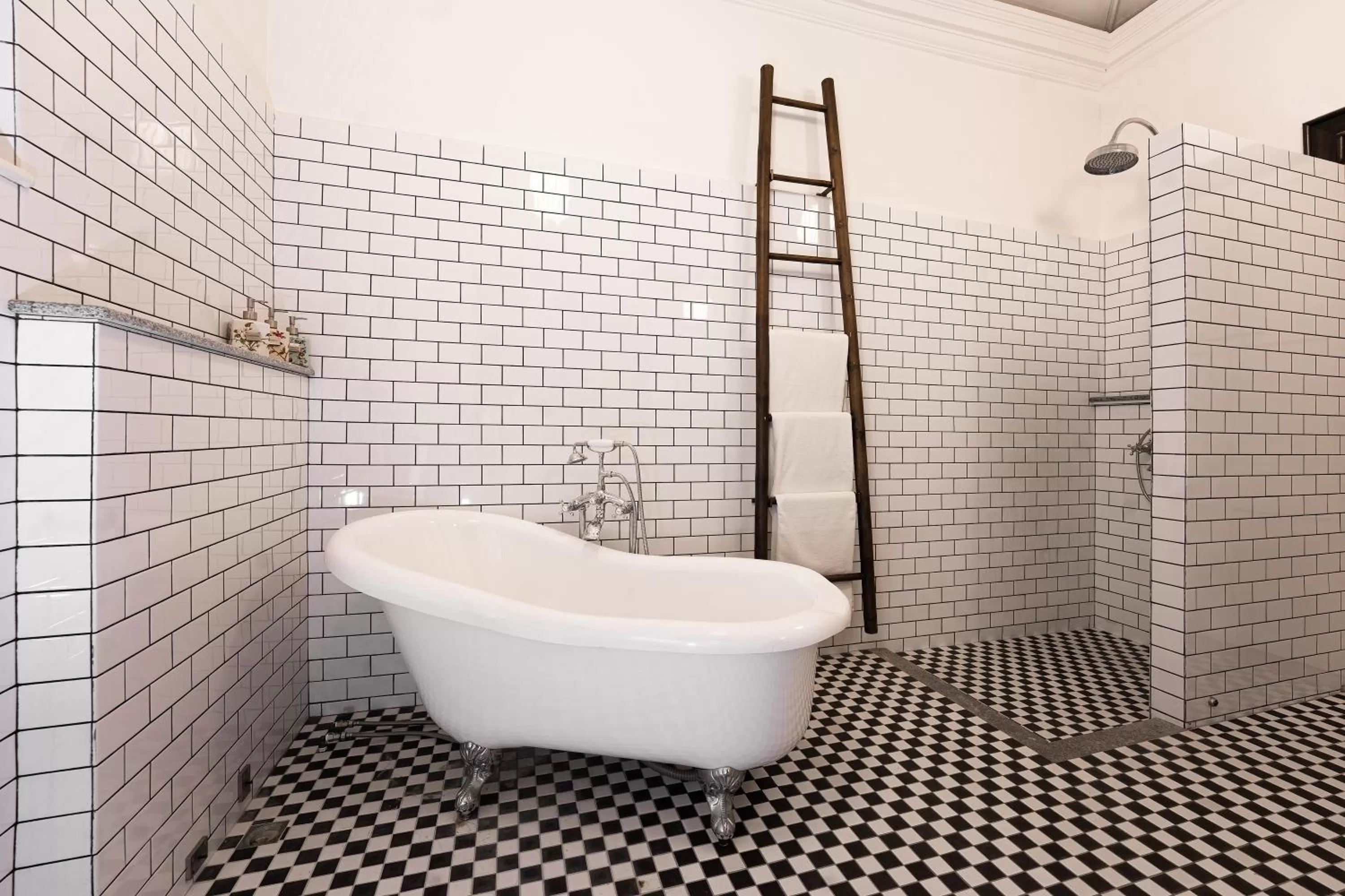 Bathroom in Cheong Fatt Tze - The Blue Mansion