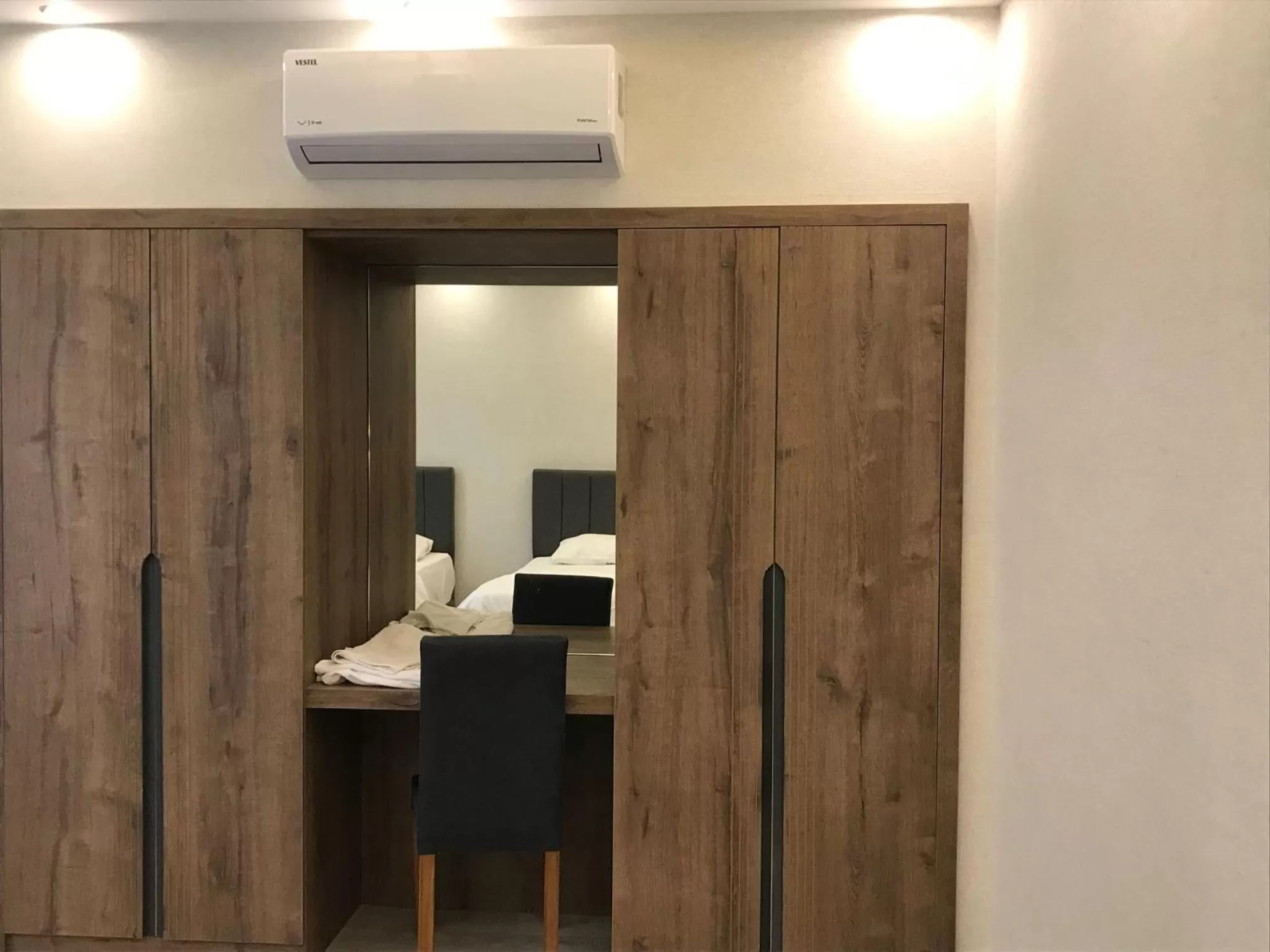 wardrobe, TV/Entertainment Center in Yılmaz Suit Apartments