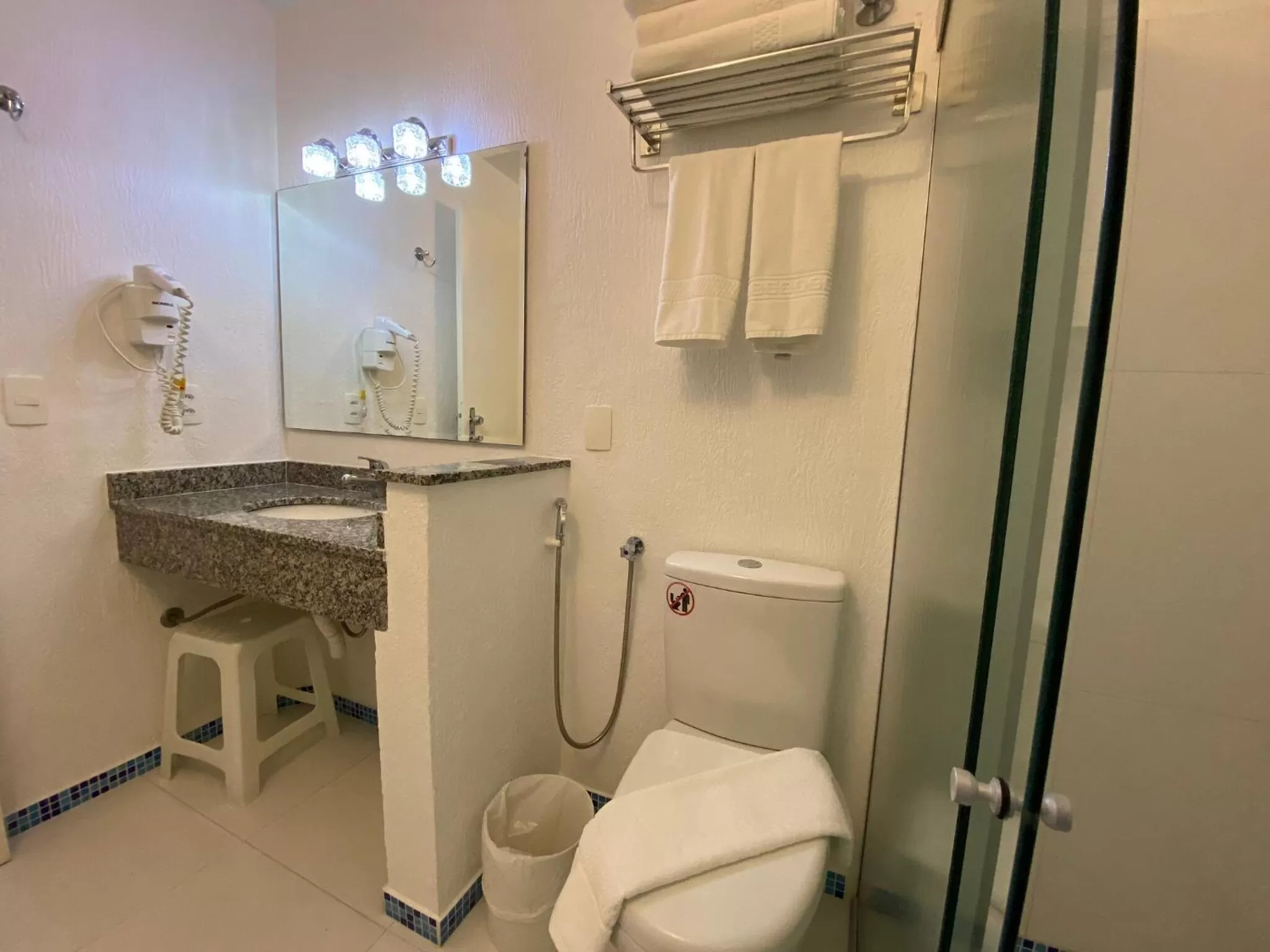 Toilet in Hotel Bella Italia