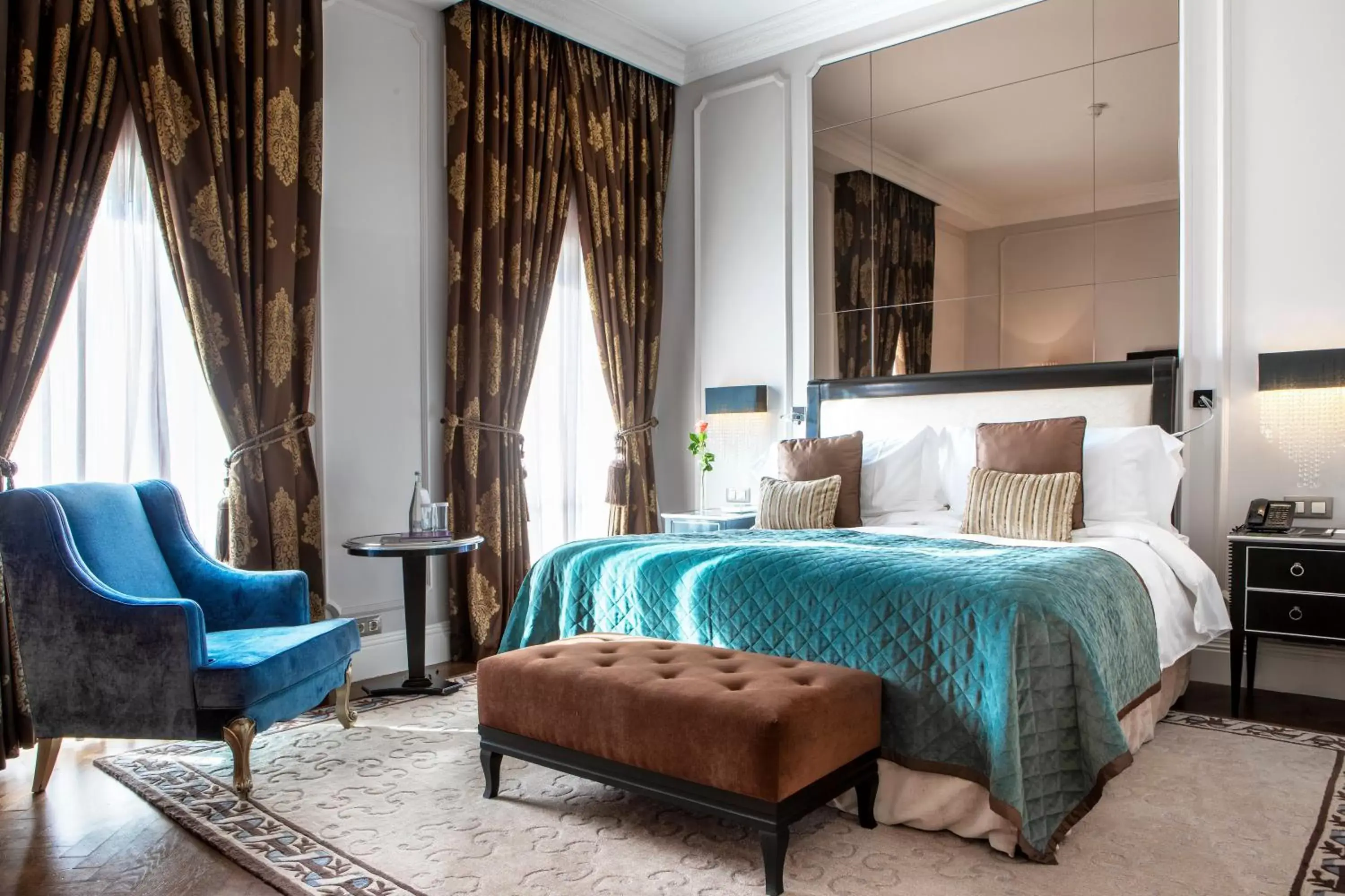 Classic King Room in InterContinental Porto - Palacio das Cardosas by IHG Classic King Room in InterContinental Porto - Palacio das Cardosas by IHG