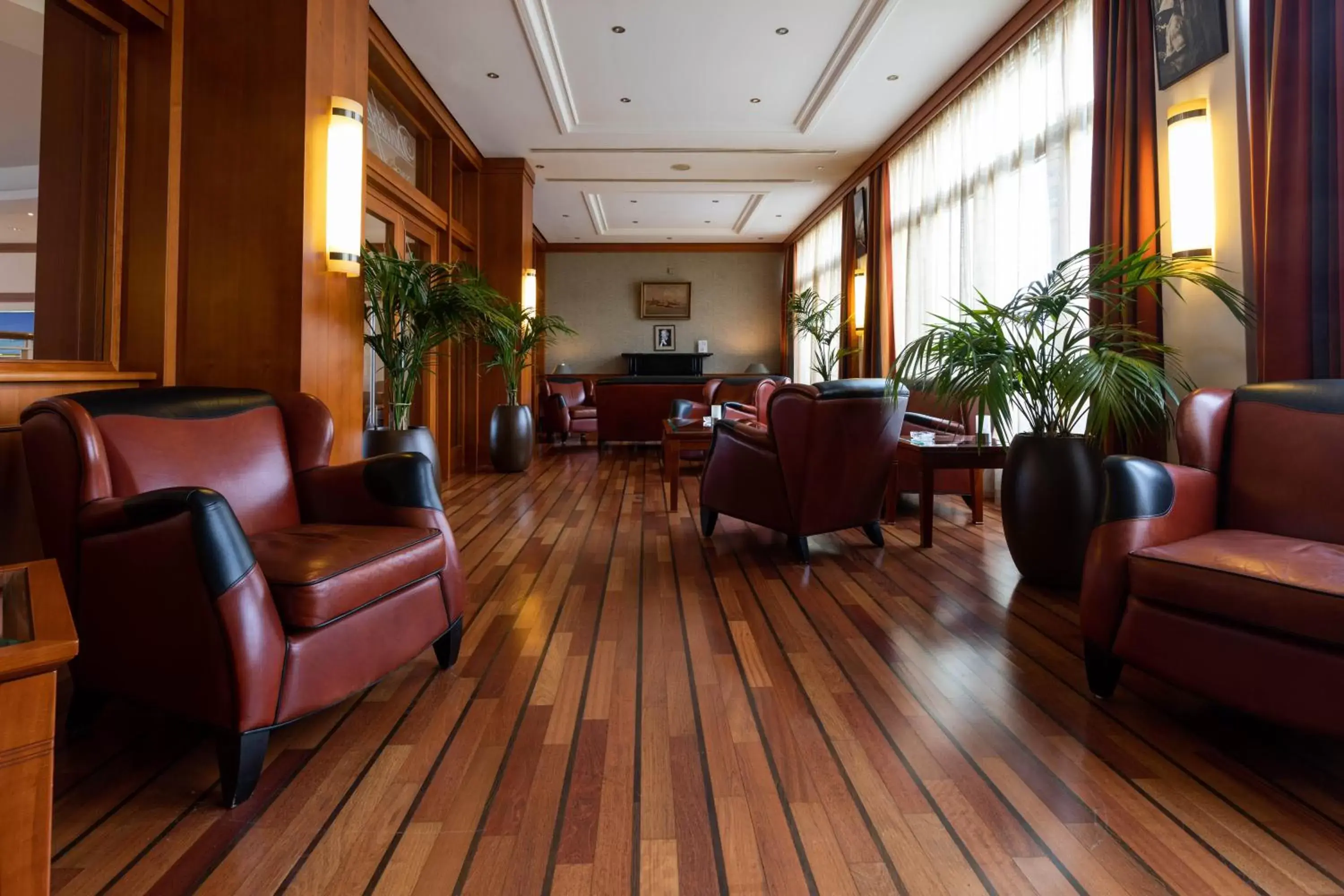 Communal lounge/ TV room, Lobby/Reception in ATLANTIC Hotel Wilhelmshaven