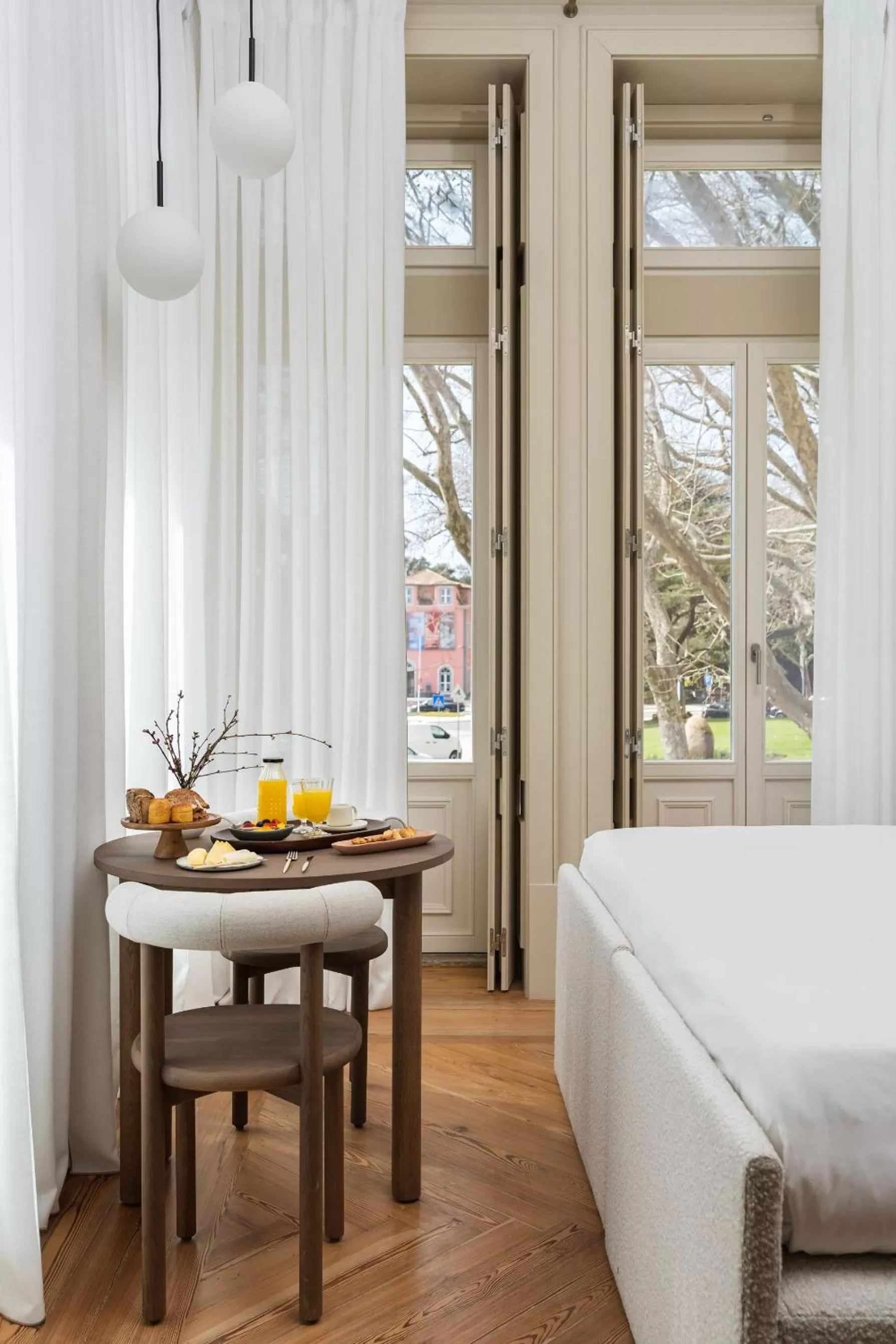 Photo of the whole room, Bed in Artsy Cascais