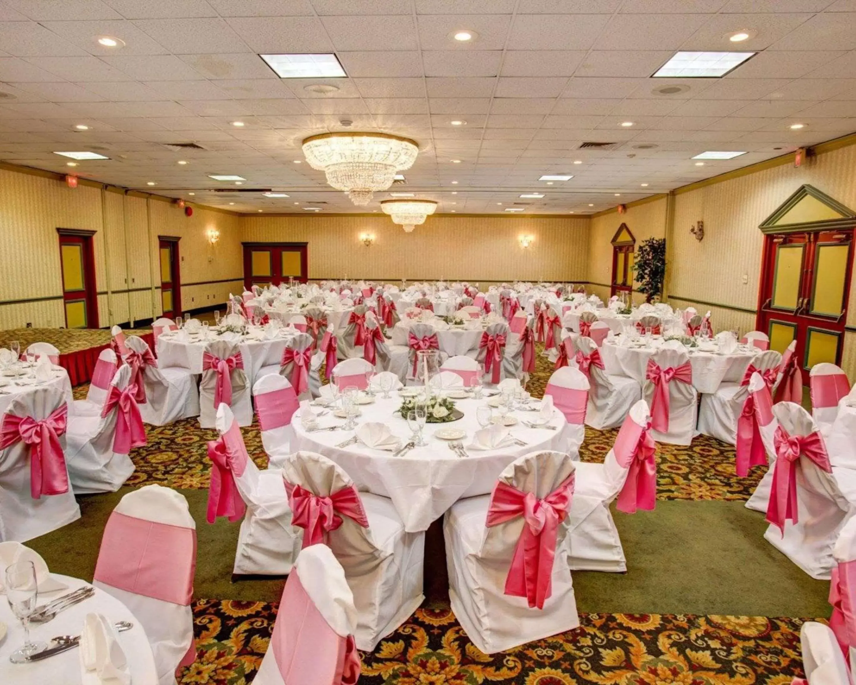 On site, Banquet Facilities in Comfort Inn Conference Center Pittsburgh