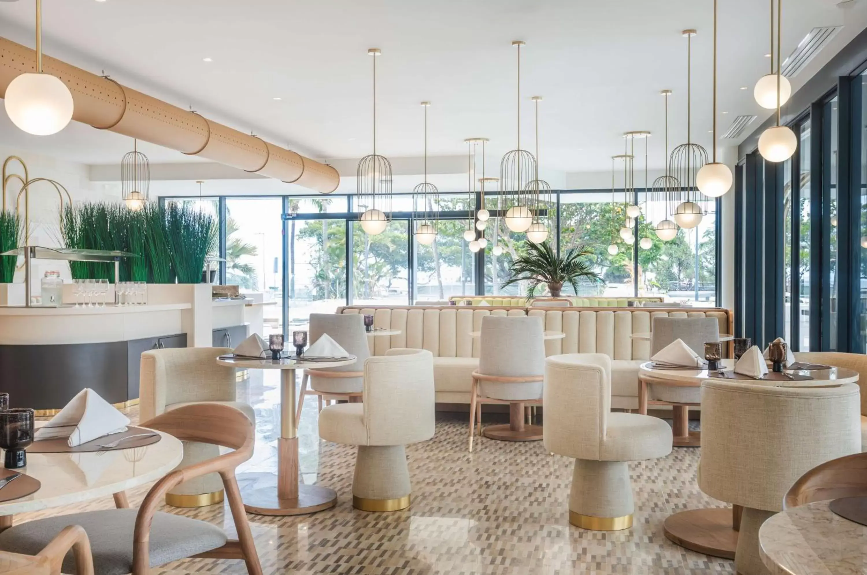 Restaurant/places to eat, Lounge/Bar in Radisson Hotel Saint Denis, La Reunion