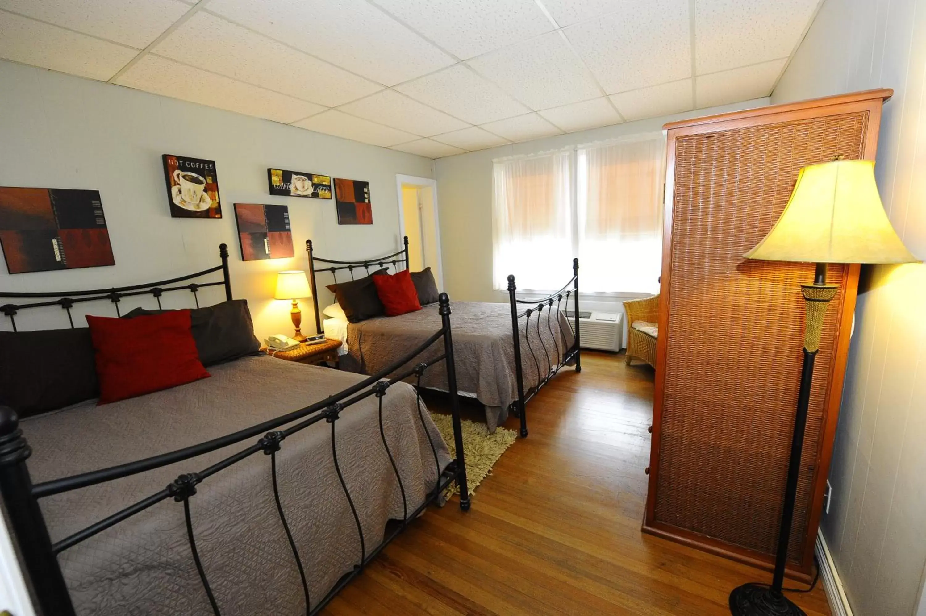 Standard Double Room in Seminole Inn