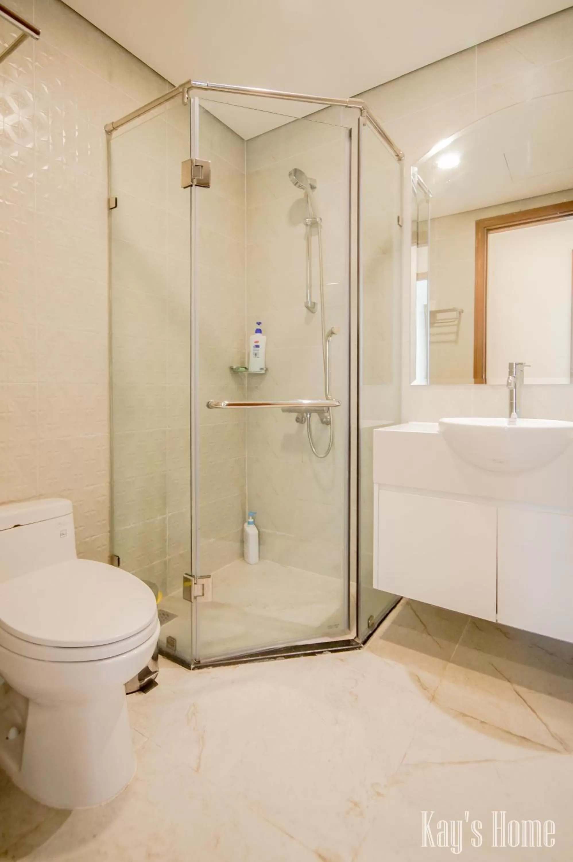 Bathroom in Vinhomes Central Park-Nice Homes