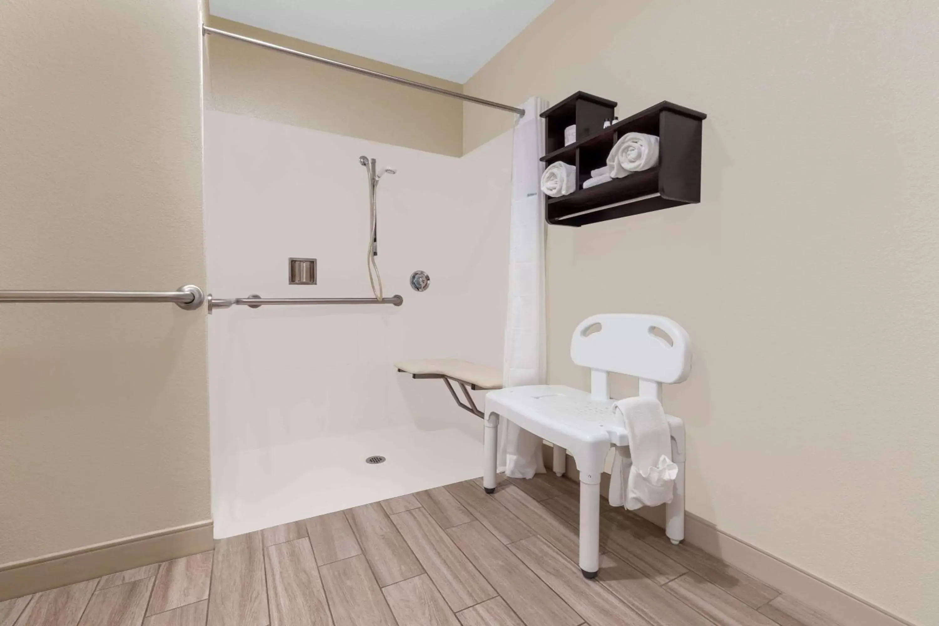 Shower, Bathroom in Travelodge by Wyndham Angels Camp CA