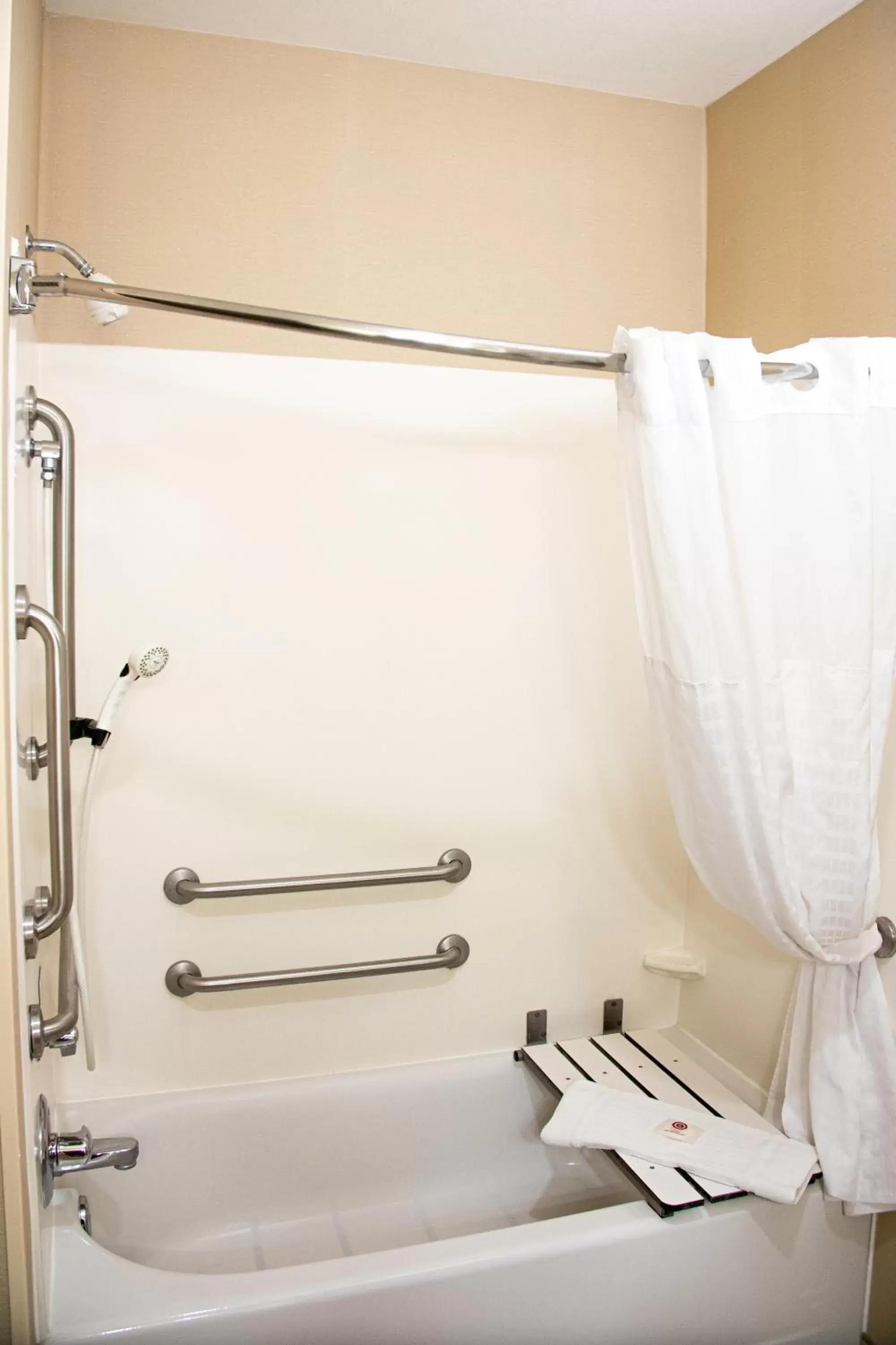 Shower, Bathroom in Comfort Inn Sioux City South