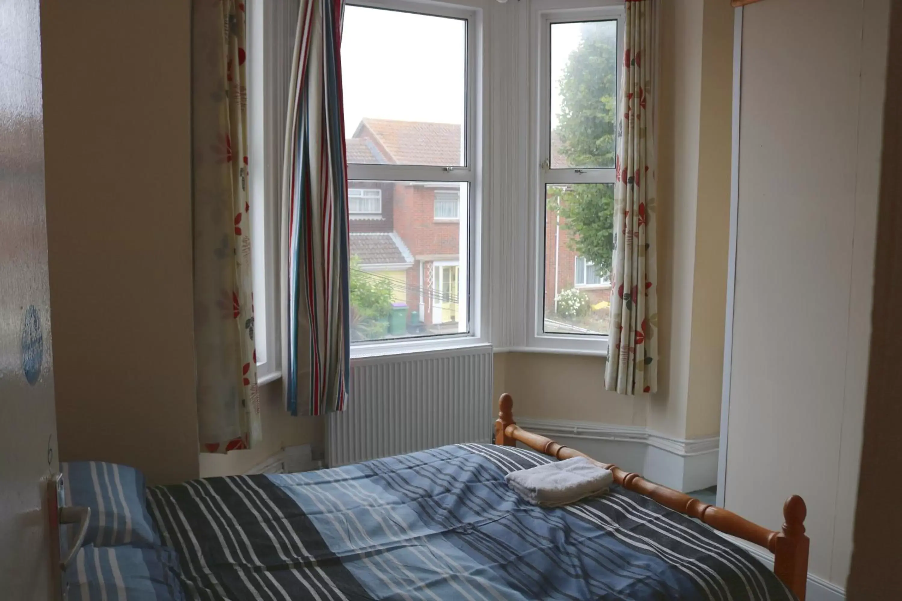 Bedroom, Bed in Lennard House