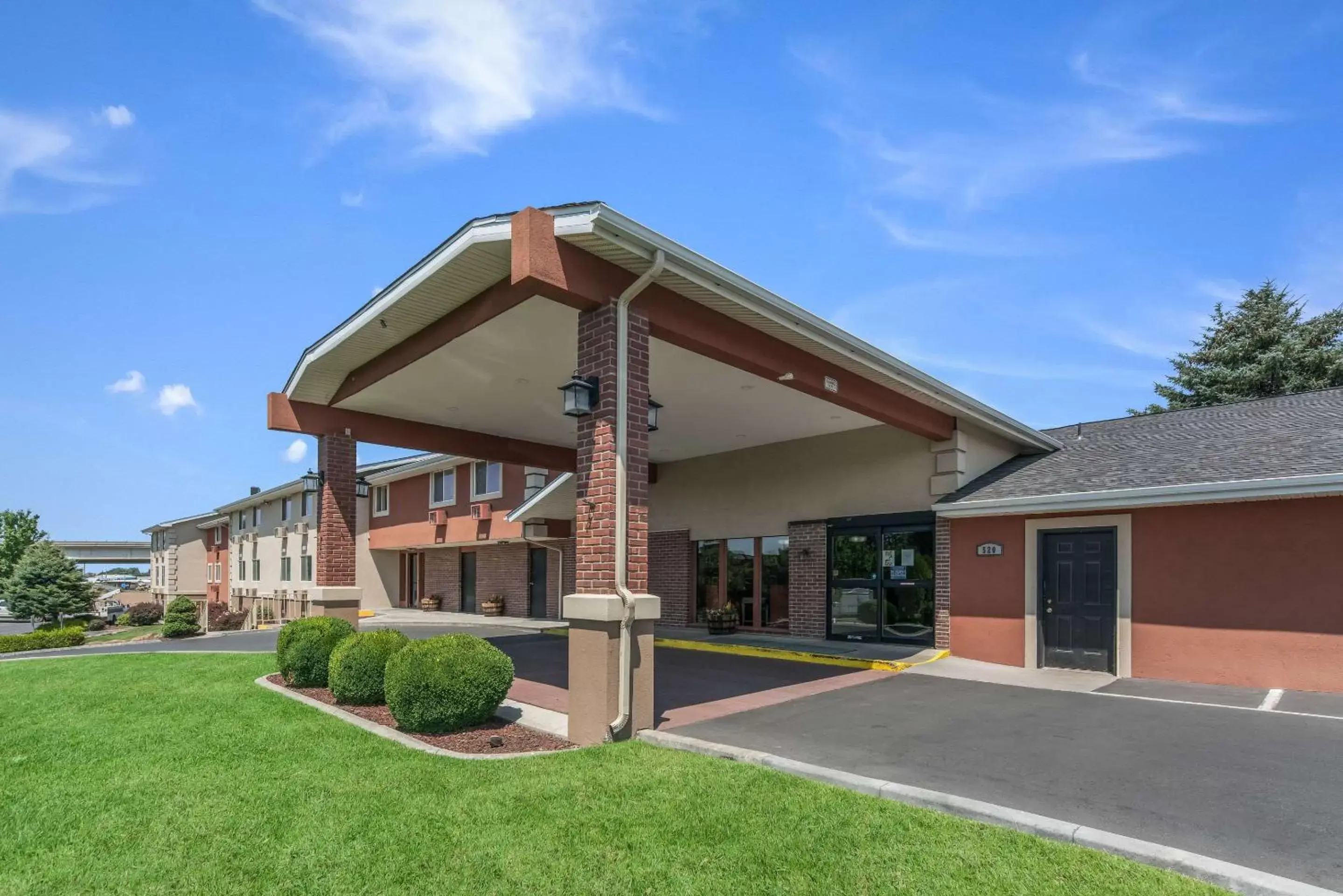 Property Building in Quality Inn & Suites Downtown Walla Walla