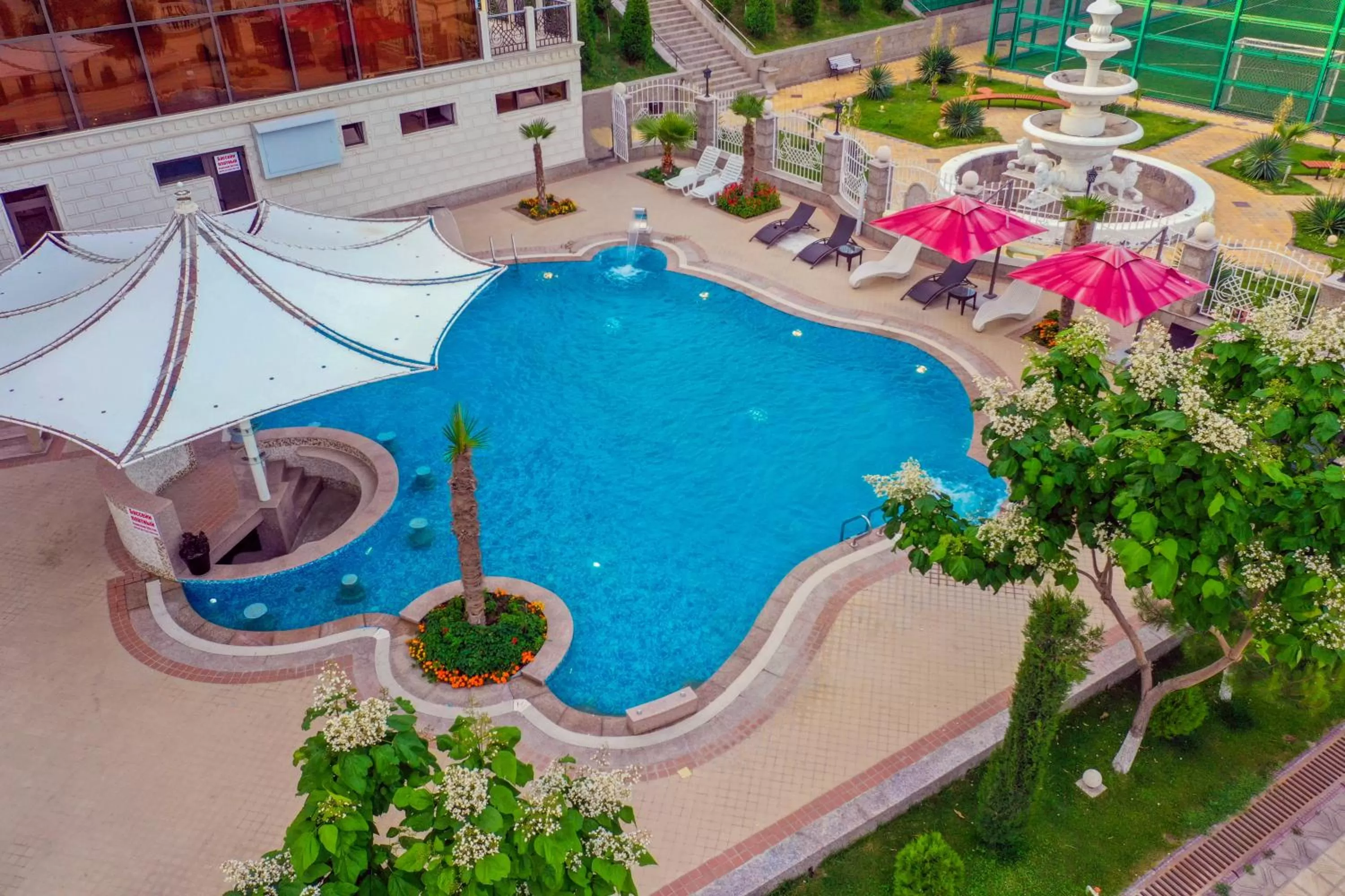 Parliament Palace Hotel