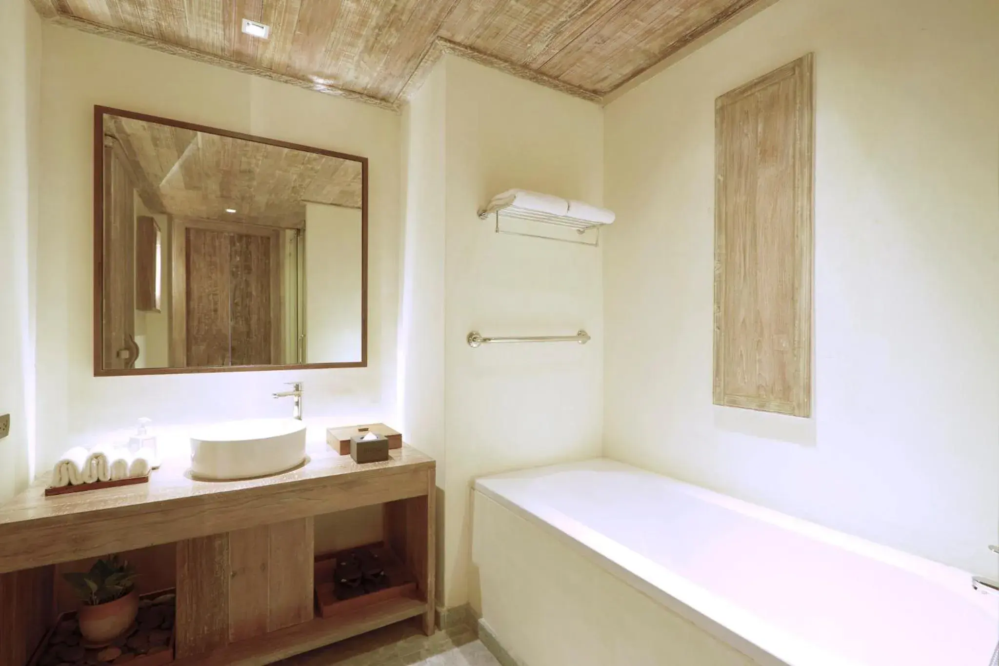 Bathroom in Dinso Resort & Villas Phuket an IHG Hotel