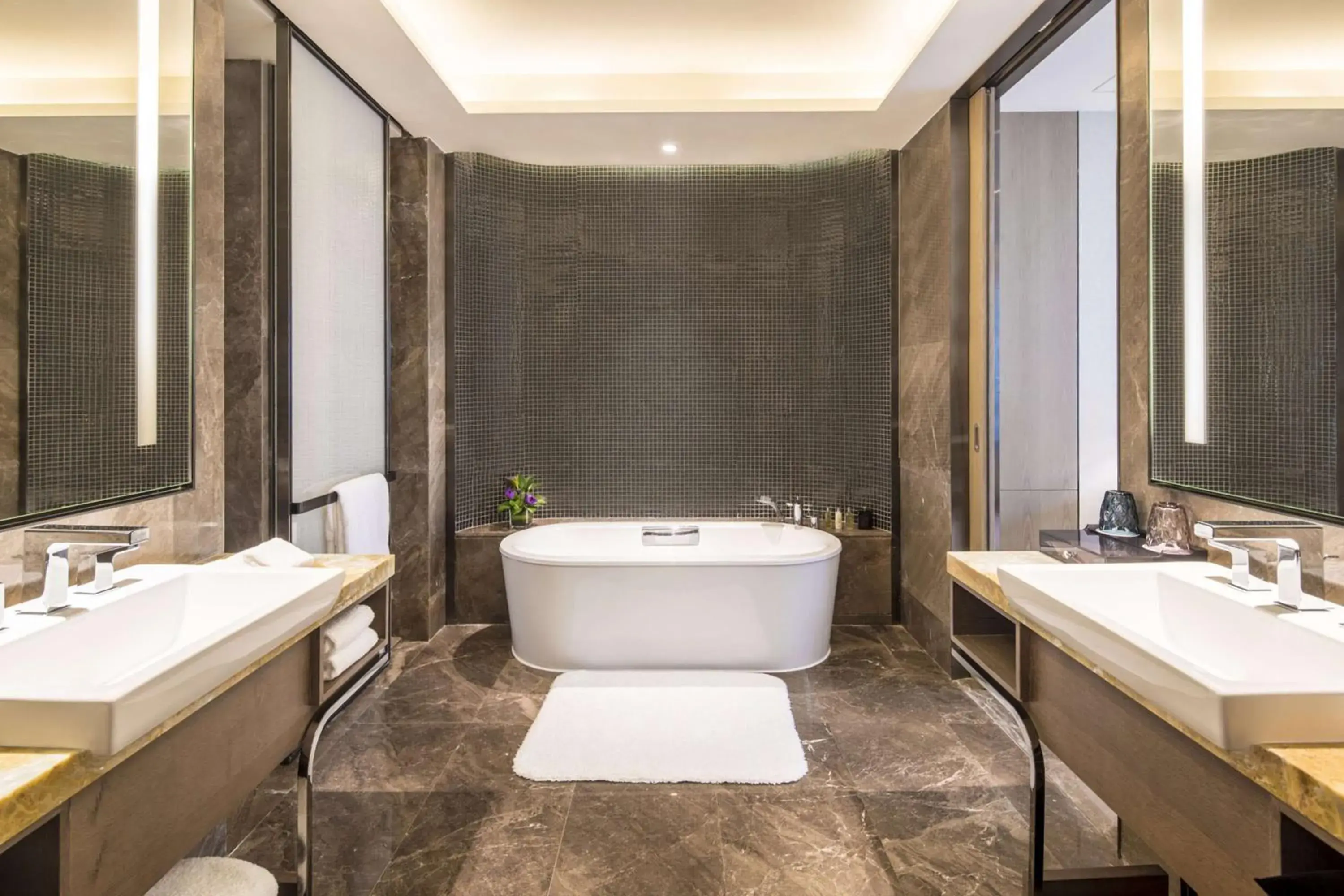 Bathroom in DoubleTree By Hilton Shenzhen Longhua