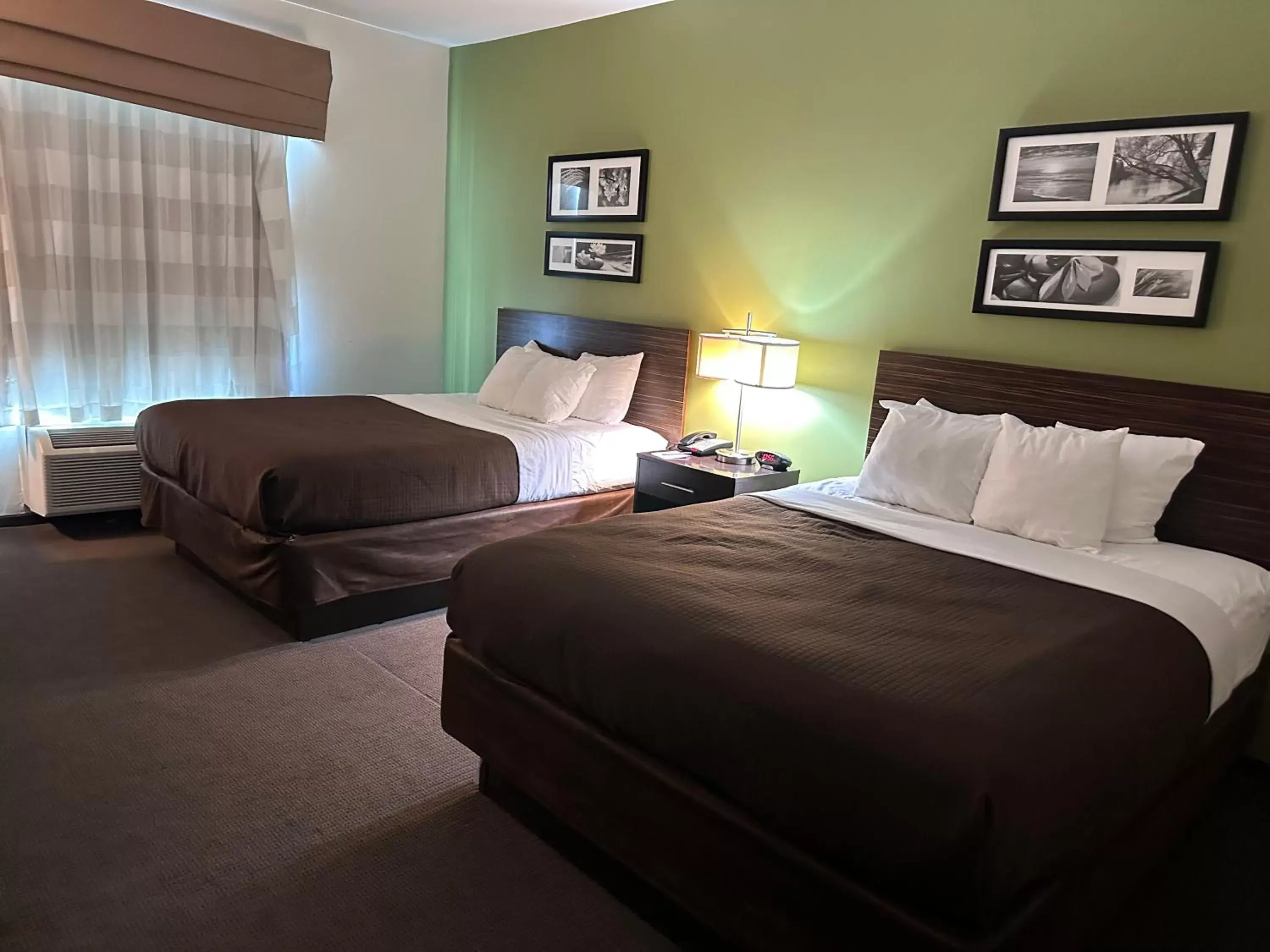 Bedroom, Bed in Sleep Inn & Suites Gulfport