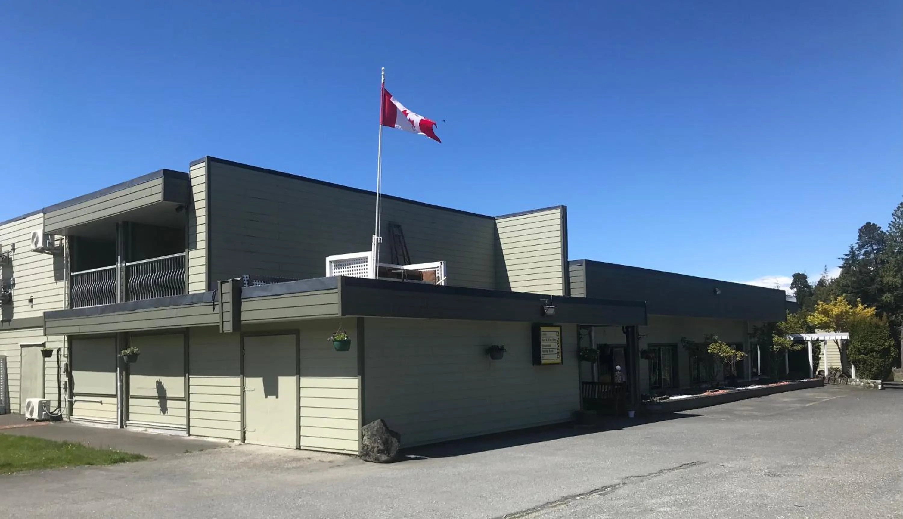 Property Building in Airport Inn