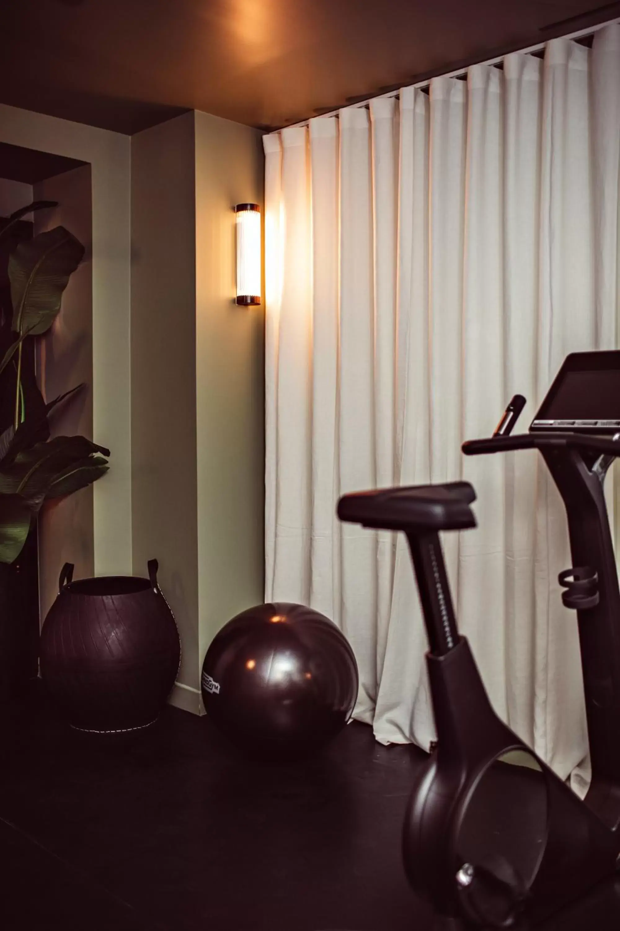 Spa and wellness centre/facilities, Fitness Center/Facilities in Monsieur George Hotel & Spa - Champs-Elysées