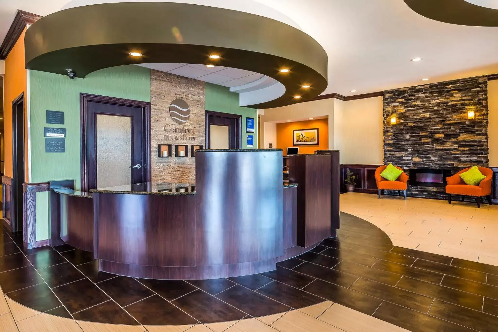 Lobby or reception, Lounge/Bar in Comfort Inn & Suites Moore - Oklahoma City