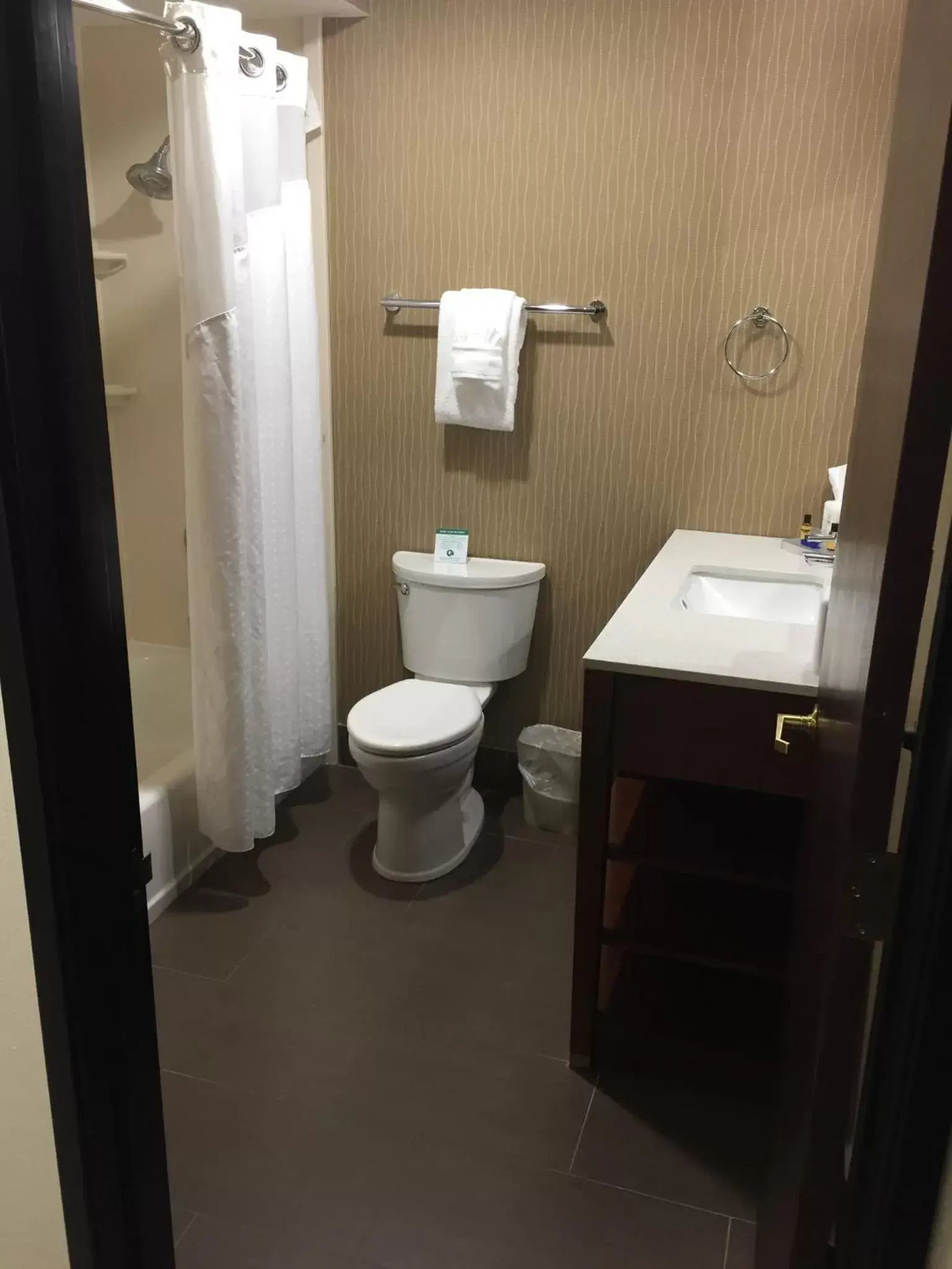 Bathroom in Best Western Plus Portland Airport Hotel & Suites