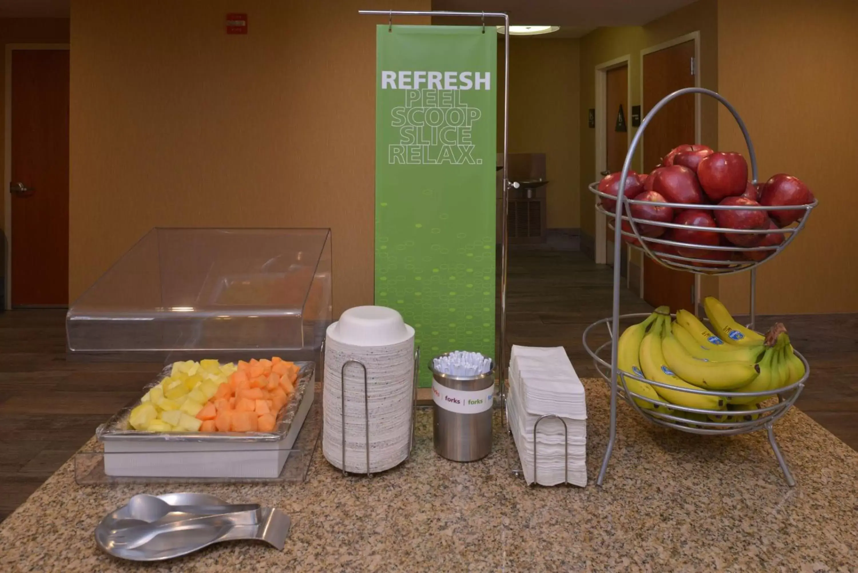 Dining area, Food in Hampton Inn and Suites Bakersfield North-Airport