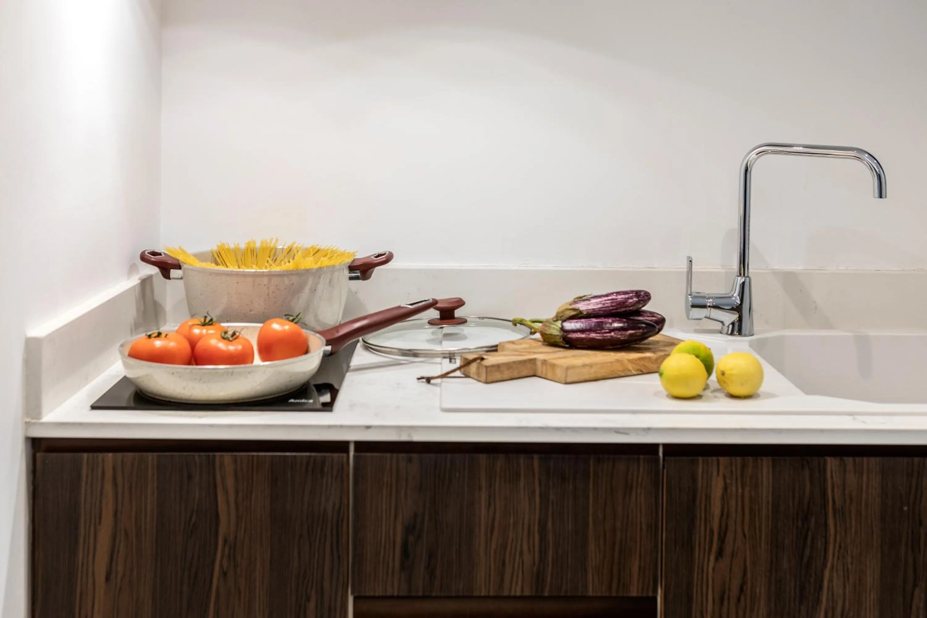 Kitchen or kitchenette in Almond Business Hotel