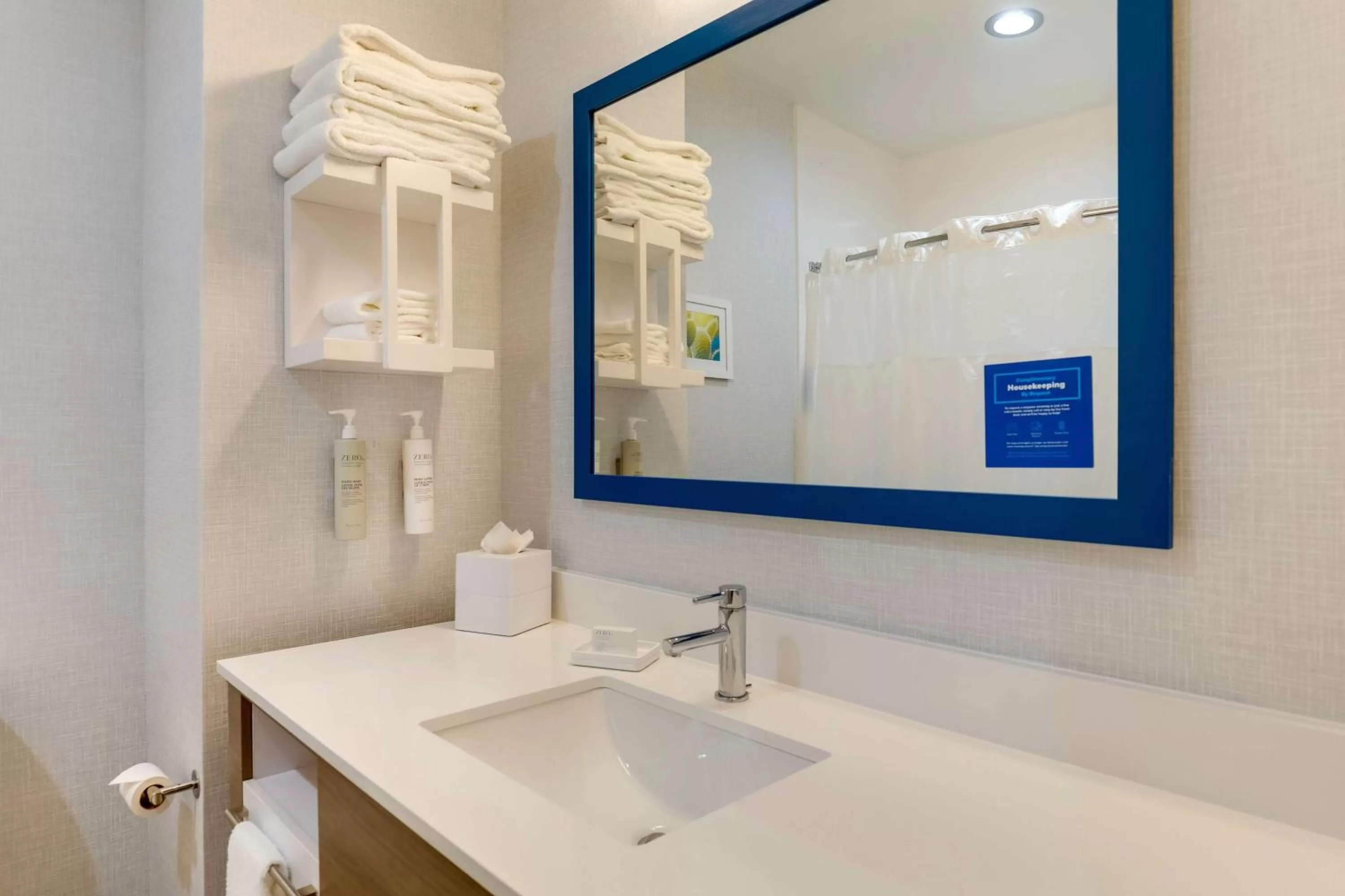 Bathroom in Hampton Inn & Suites Weatherford, Tx