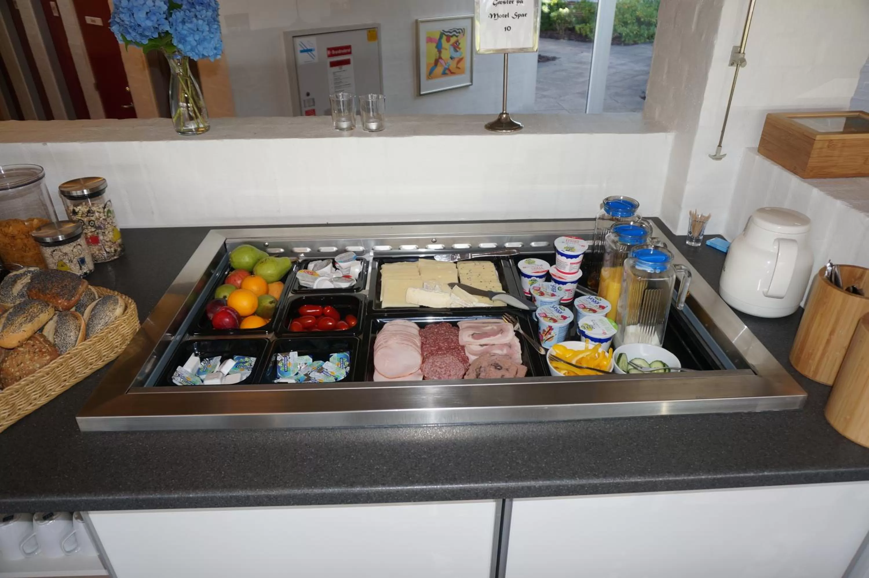 Restaurant/places to eat in Motel Spar 10