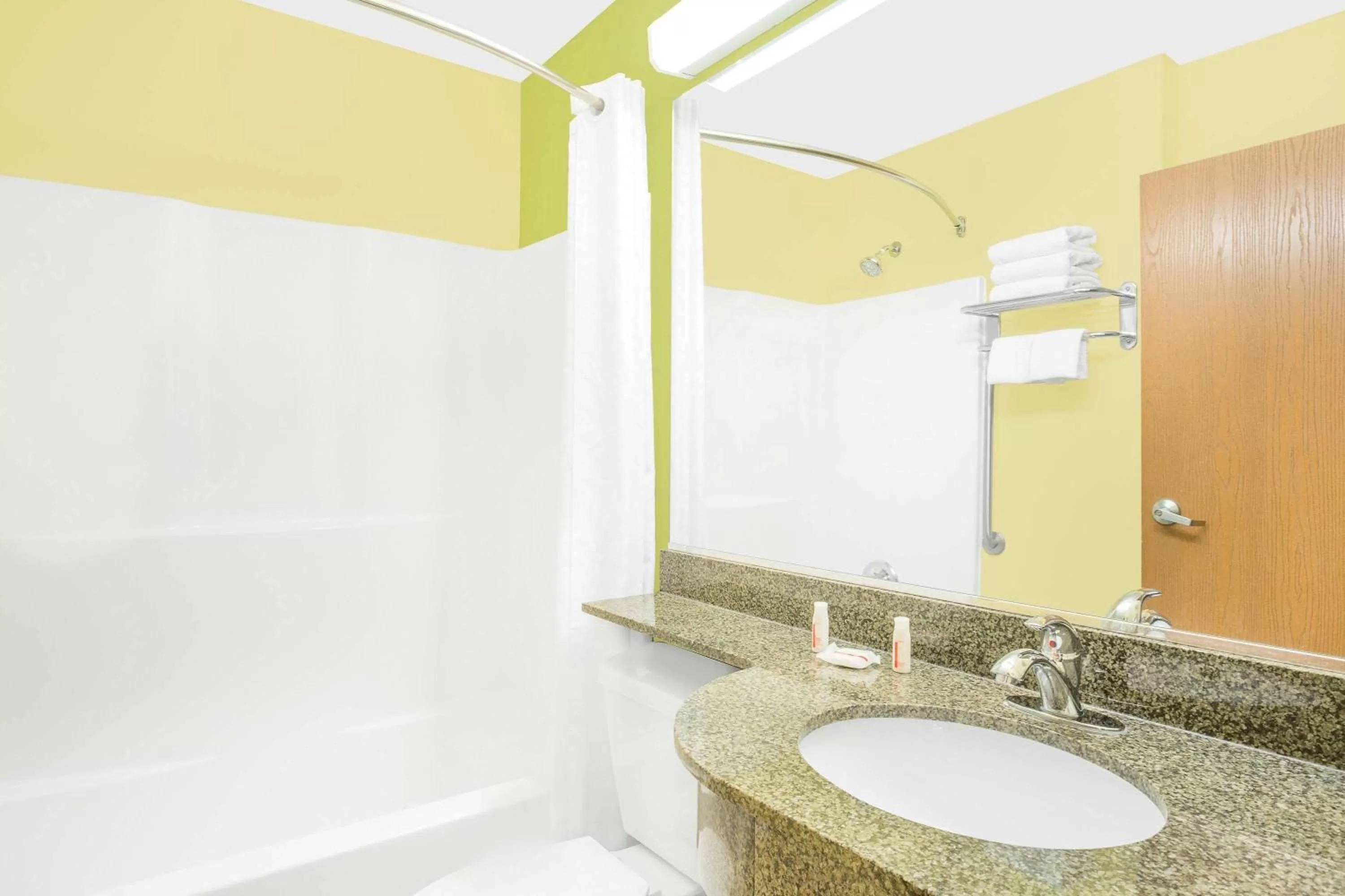 Bathroom in Microtel Inn & Suites by Wyndham Tuscumbia/Muscle Shoals