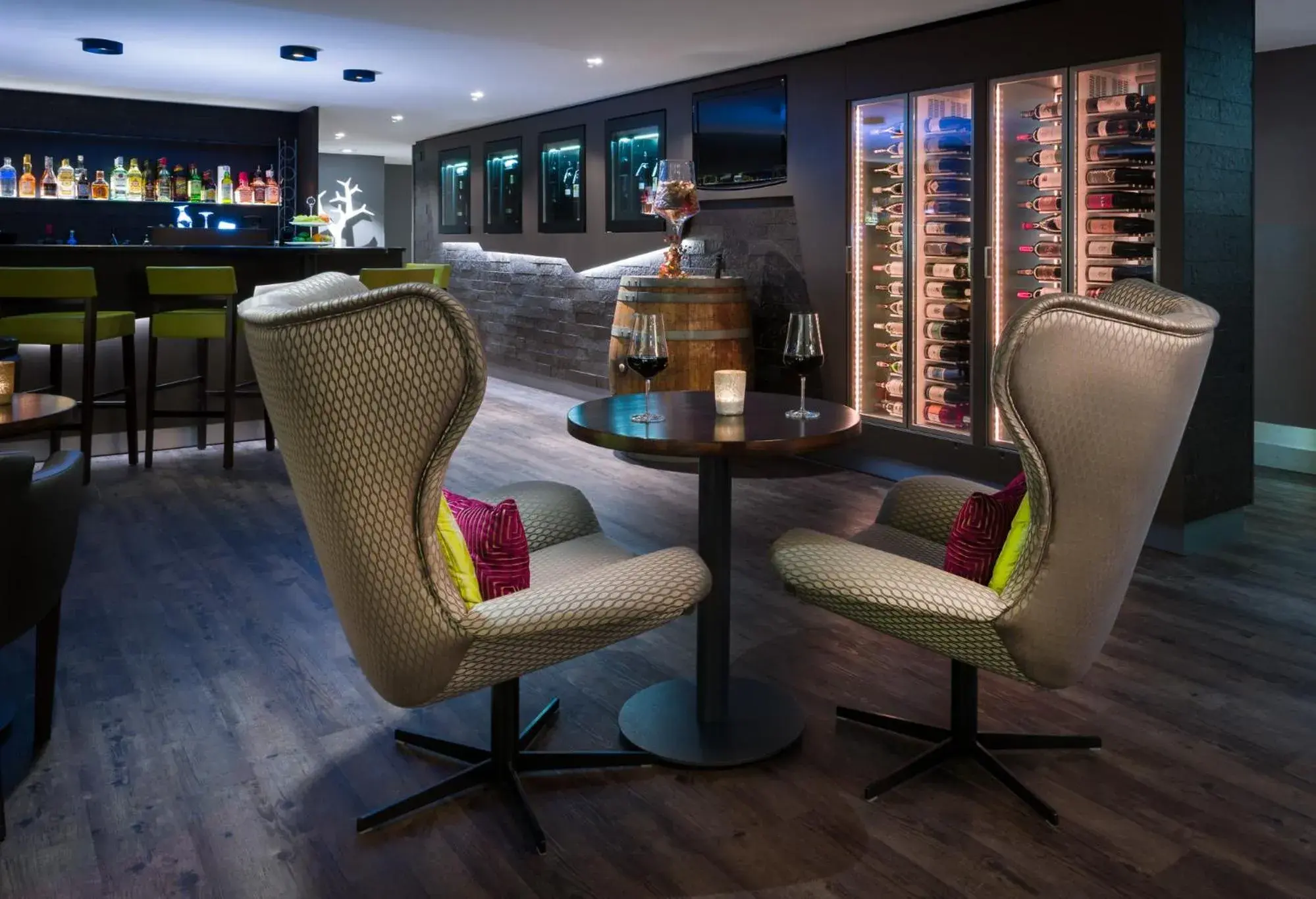 Lounge or bar, Lounge/Bar in SI-SUITES