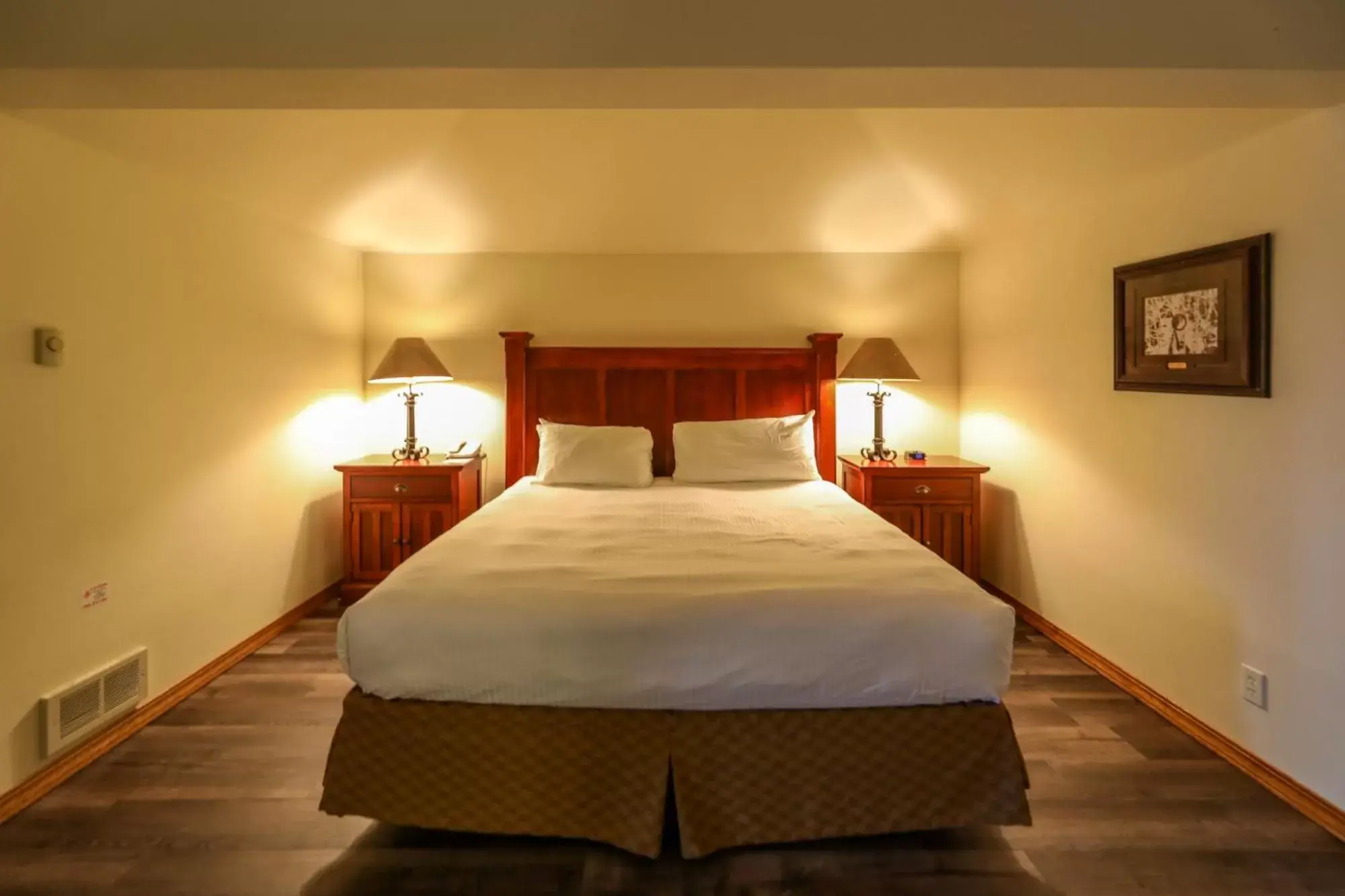 Bedroom, Bed in Meadow Lake Resort & Condos