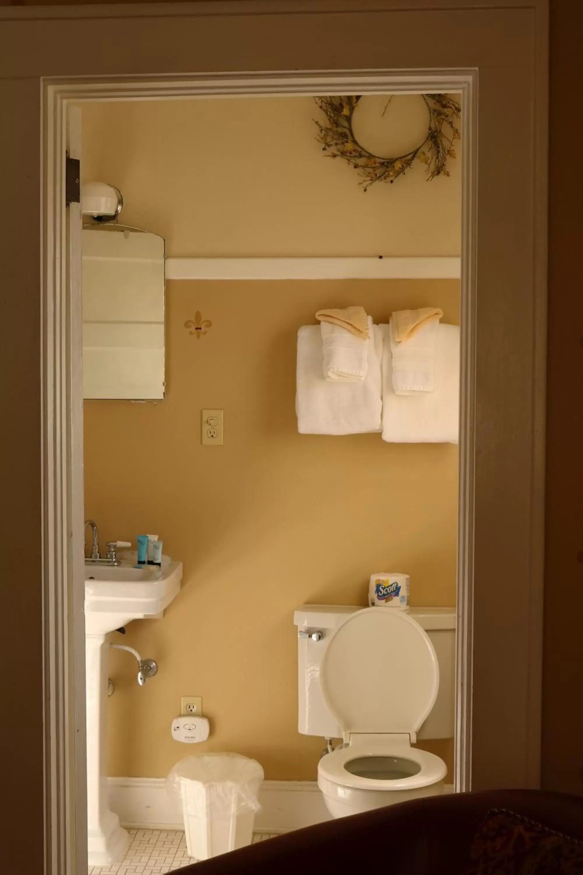 Bathroom in Echo Mountain Inn