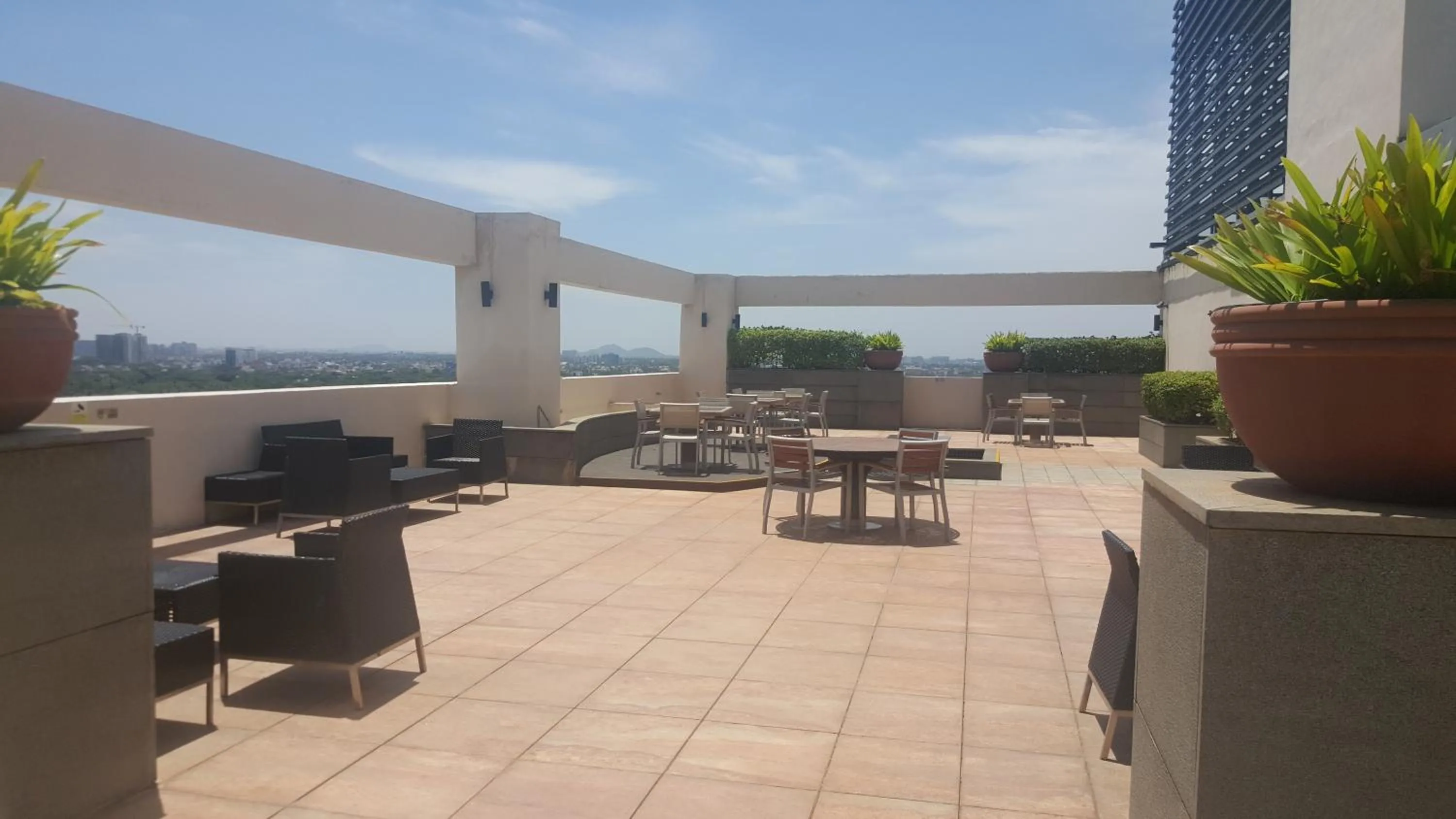 BBQ facilities in Somerset Greenways Chennai