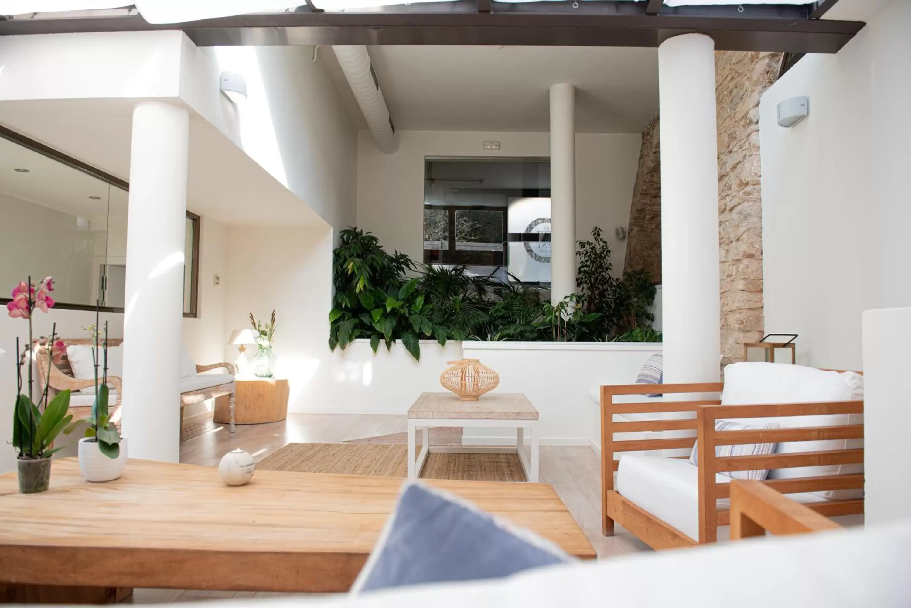 Seating area, Restaurant/Places to Eat in El Petit Convent