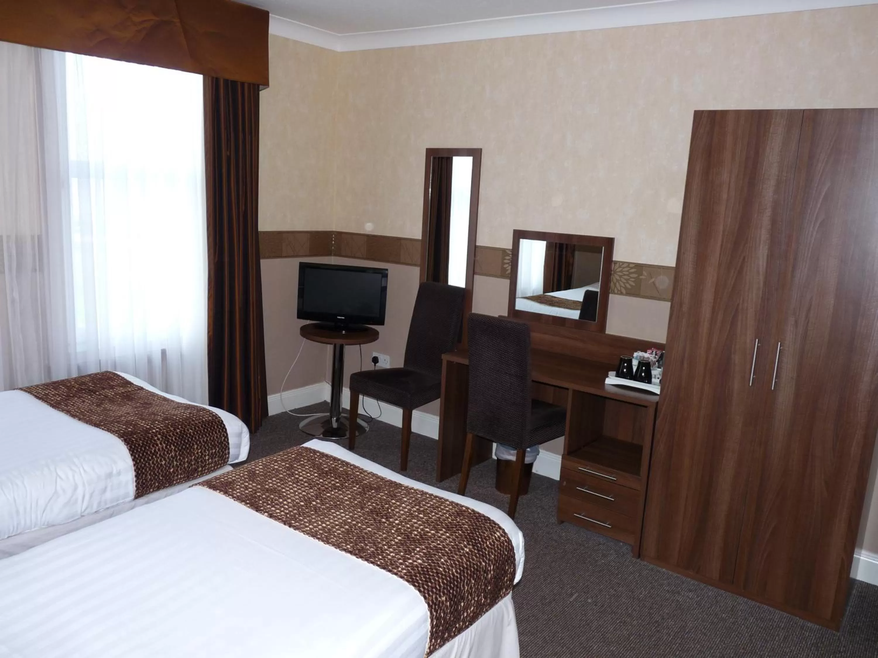 Bedroom, Bed in The Park Hotel