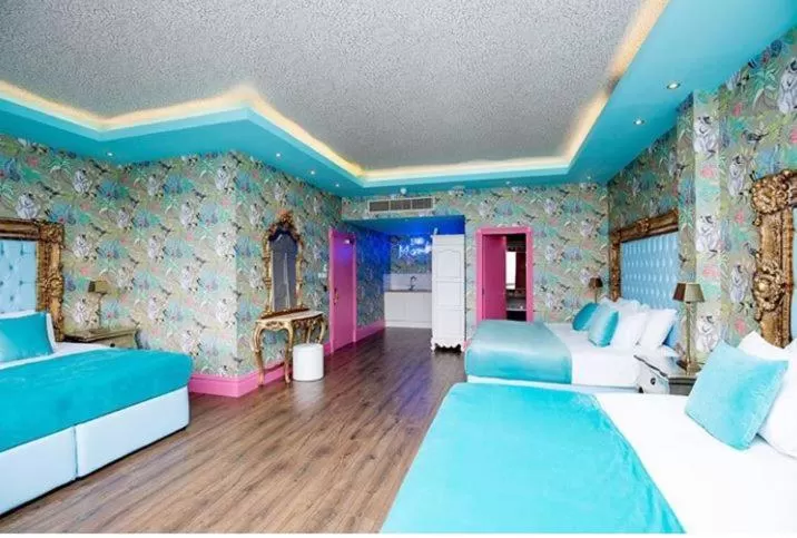 Bed in The Shankly Hotel