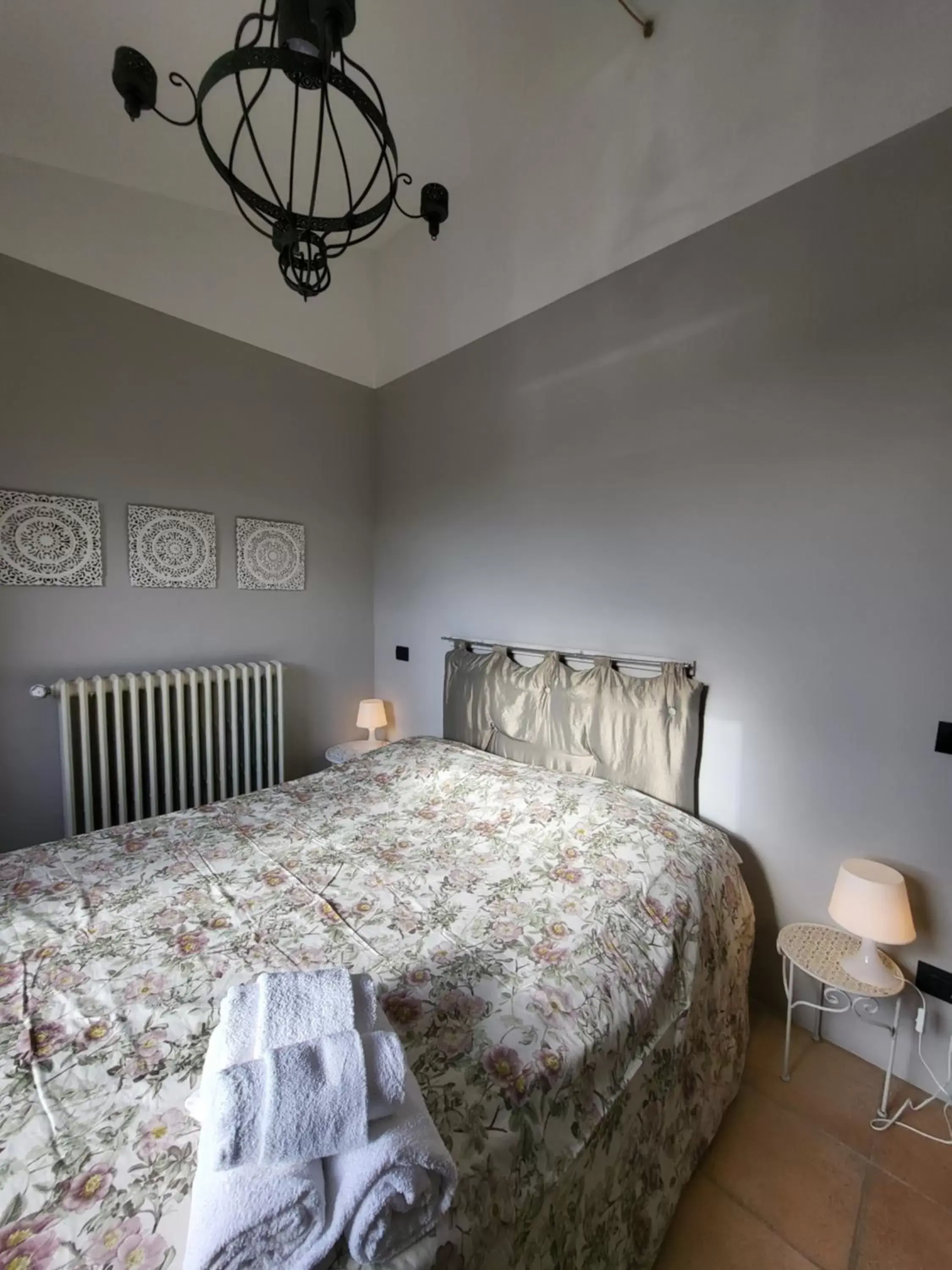 Bed in Palazzetto del Pittore