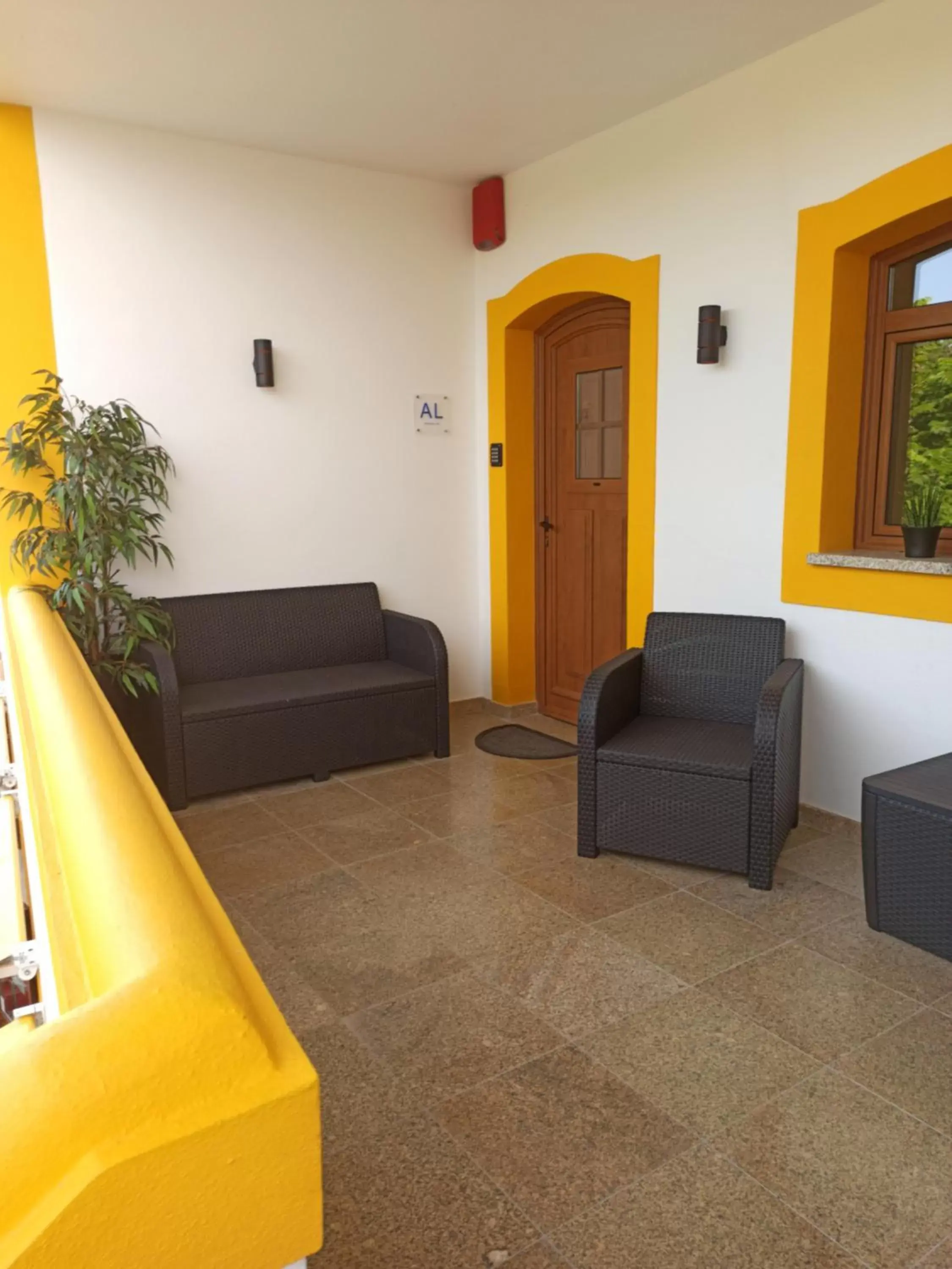 Facade/entrance, Seating Area in Porto D'Abrigo - Alojamento Local