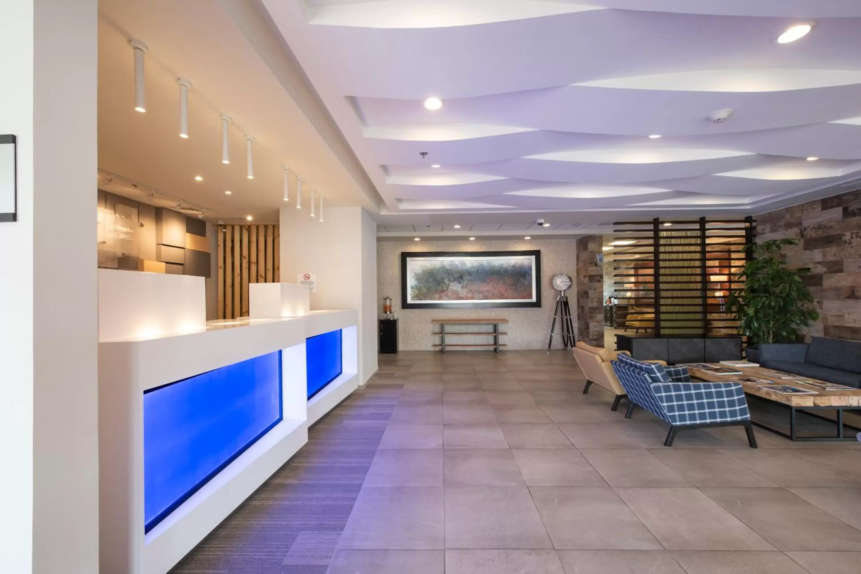 Property building, Lobby/Reception in Holiday Inn Express and Suites Celaya, an IHG Hotel
