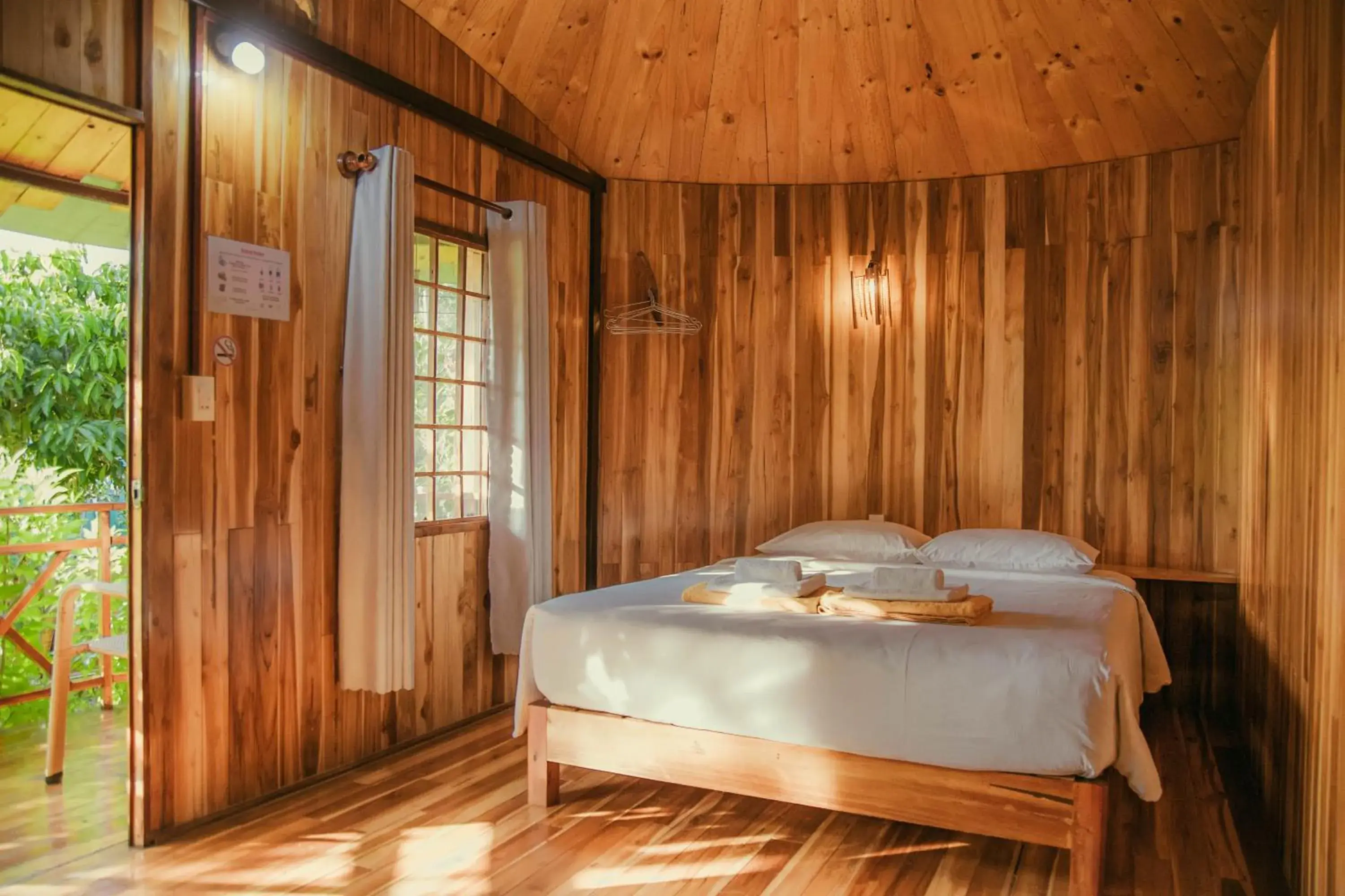 Bed in Phu Quoc Valley Sen Bungalow