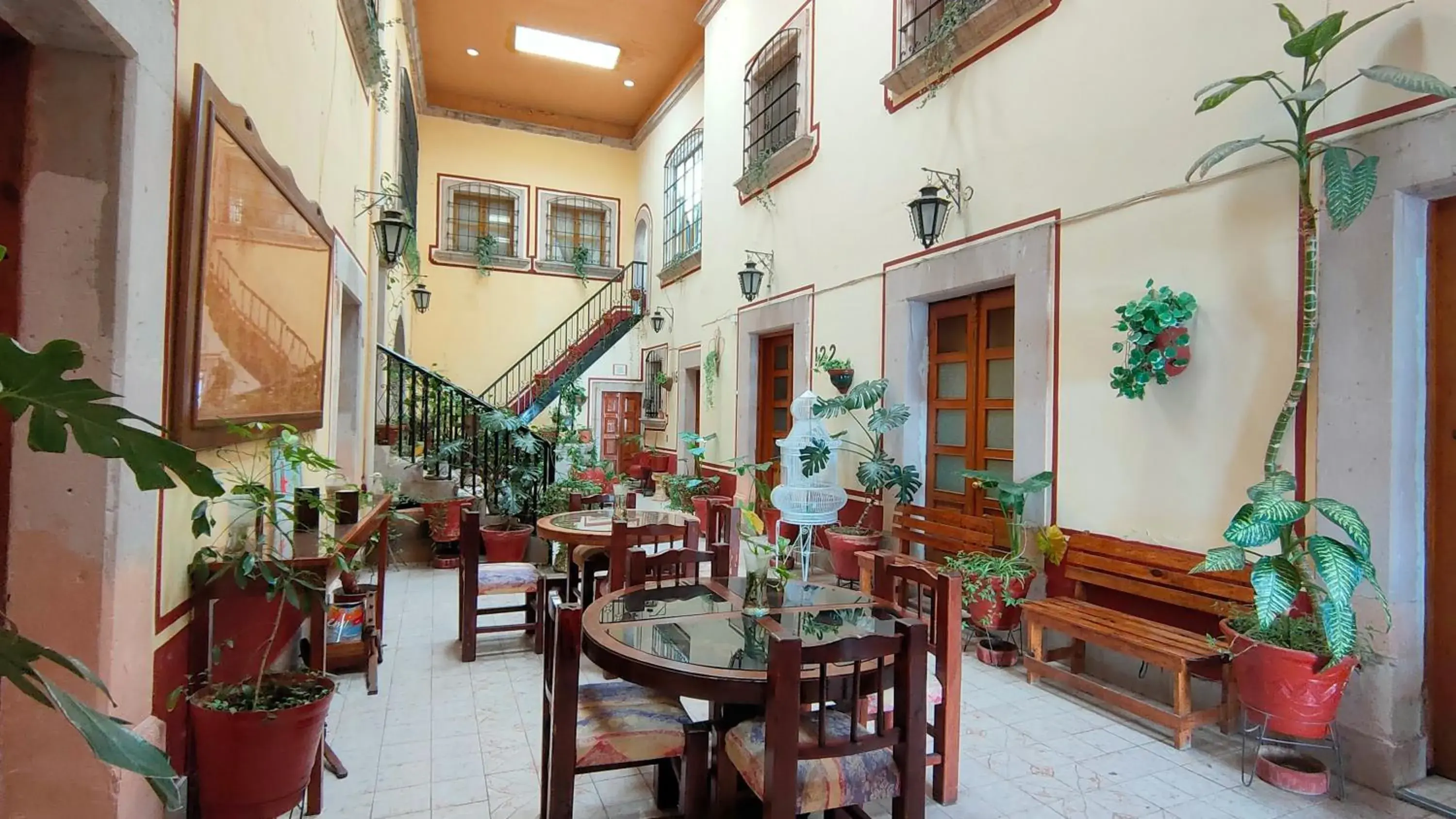 Lobby or reception, Restaurant/Places to Eat in OYO Posada Santa Cecilia, Jerez Zacatecas