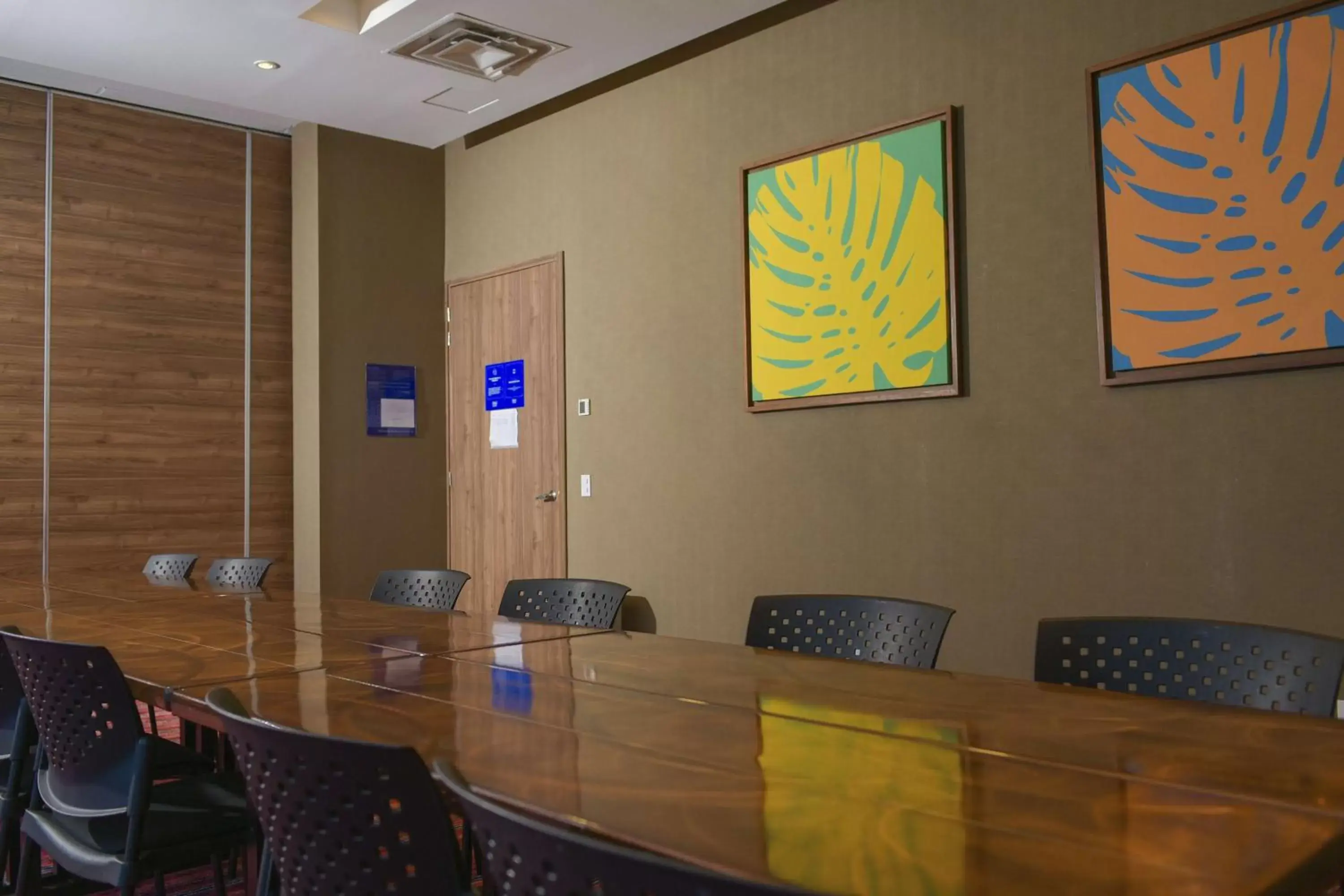 Meeting/conference room, Dining Area in Hampton By Hilton Valledupar